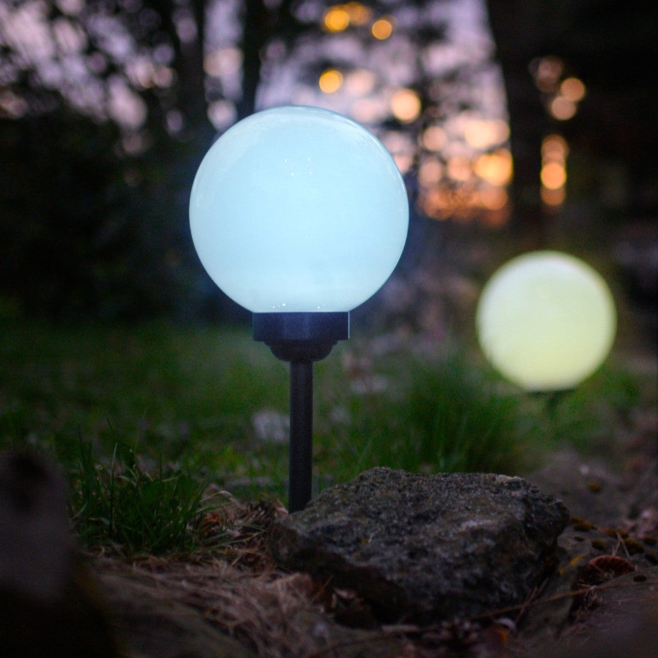 Lampa Solarna Ogrodowa LED RGB 20 cm ATRIS Wbijana Naziemna Biała Kula LUMILED