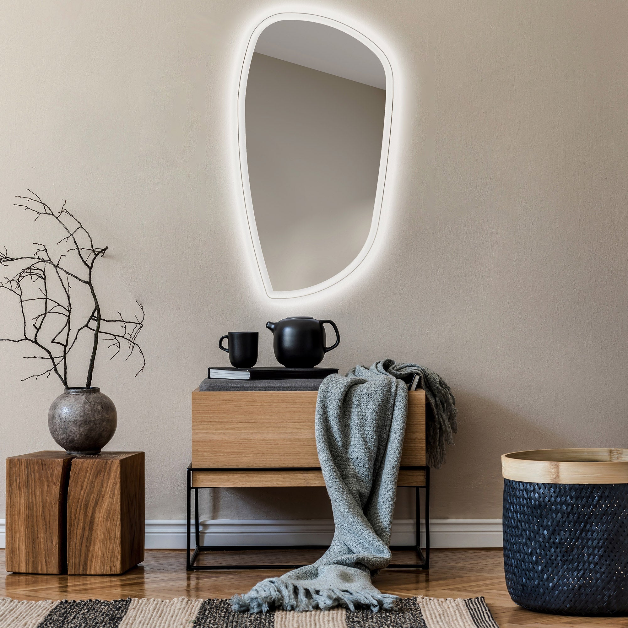 Asymetryczne Lustro z Oświetleniem LED Łazienka (84x154cm) Jasne Lustro z Oświetleniem | Chłodna Biel 7000K