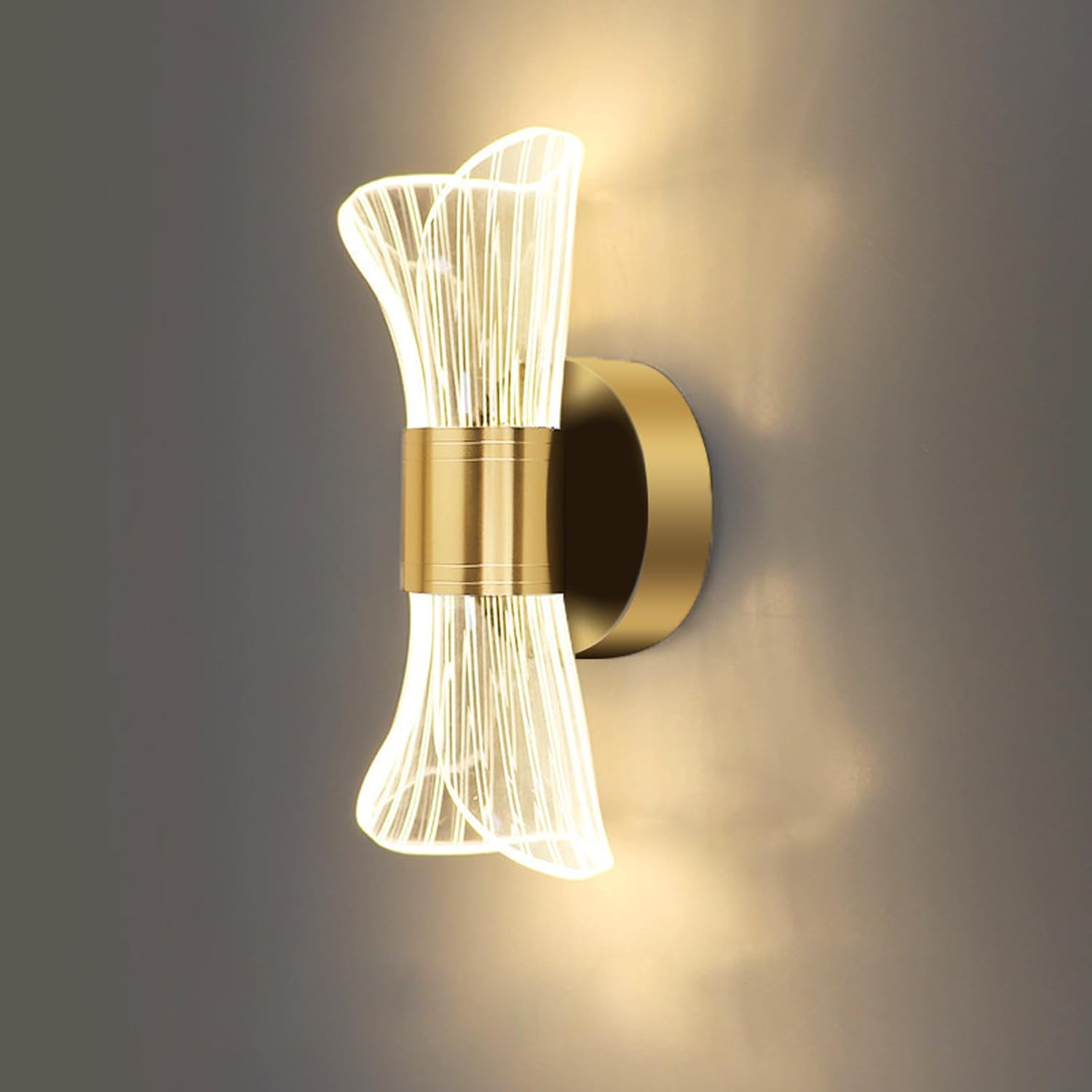 Kreatywna lampa ścienna LED przy łóżku, światło trójkolorowe, złota podstawa, 22*8 cm, klosz akrylowy.