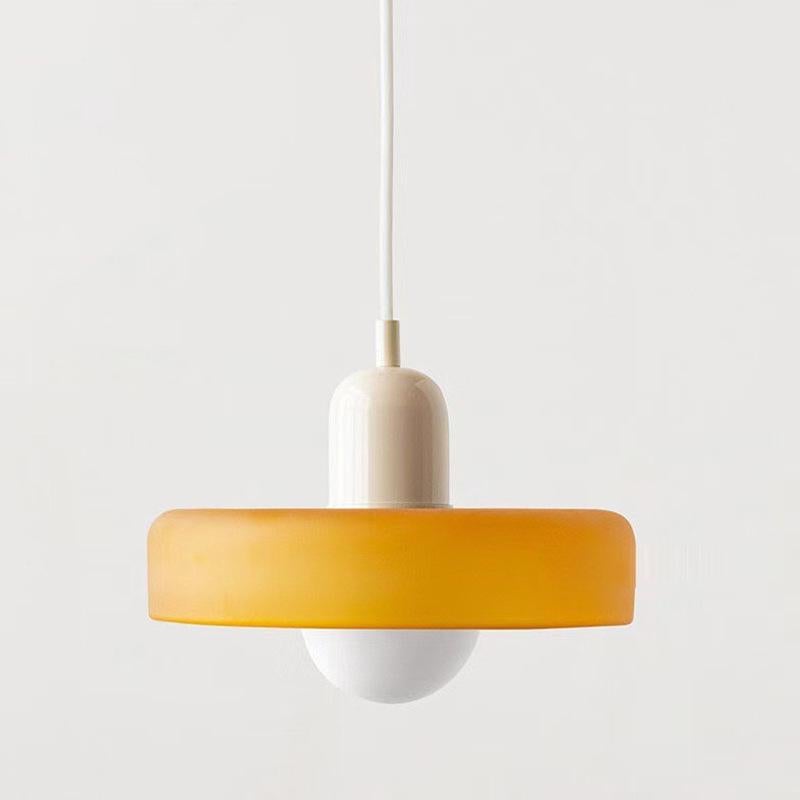 Żyrandol w stylu Bauhaus o średniowiecznym wzornictwie z kloszem z witrażowego szkła, idealny do sypialni; 35 cm, wykonany z pomarańczowego szkła, z k