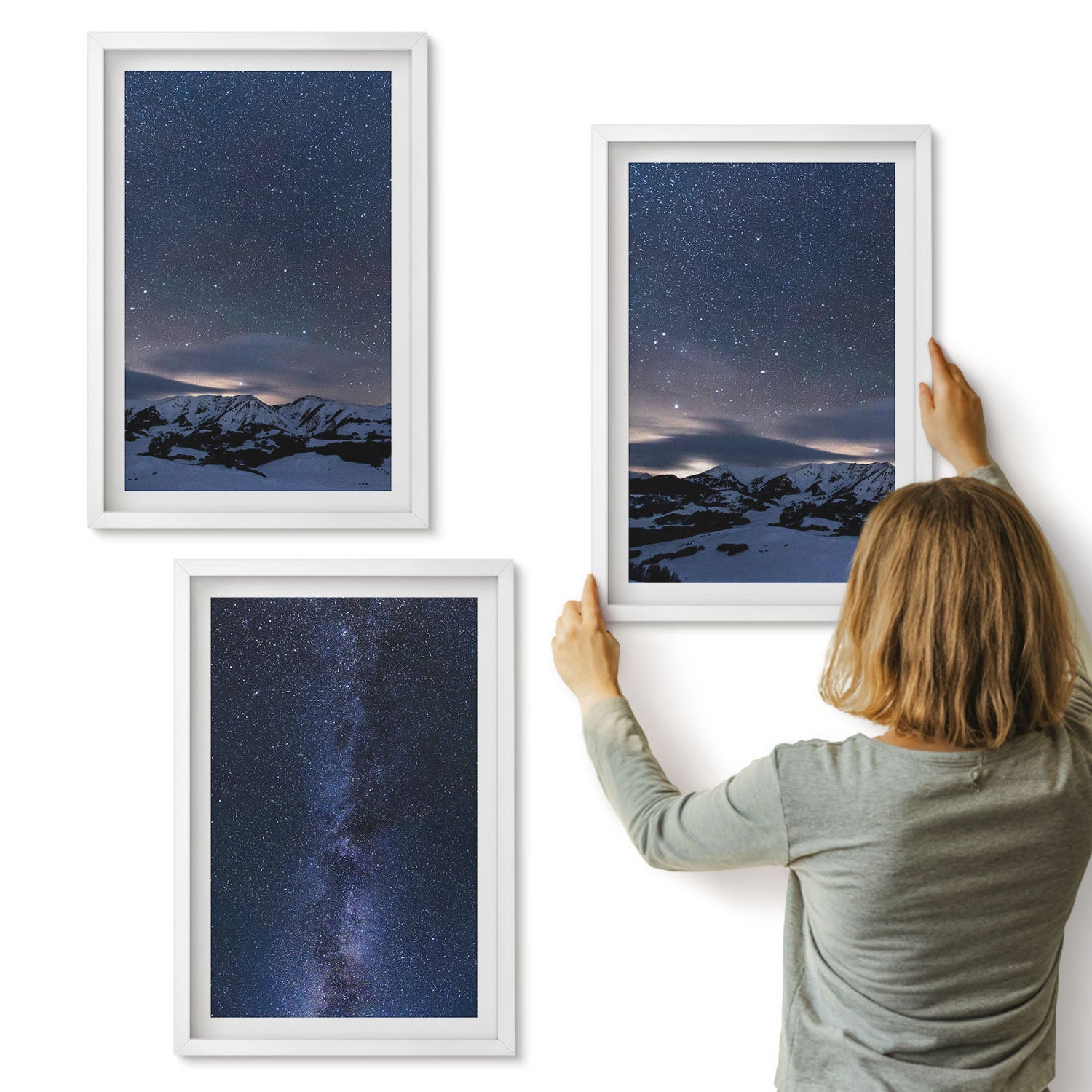 Galeria ścienna 3-częściowy komplet obrazów w białych ramach - Nocne niebo z gwiazdami i górskim krajobrazem - ArtPrintCave