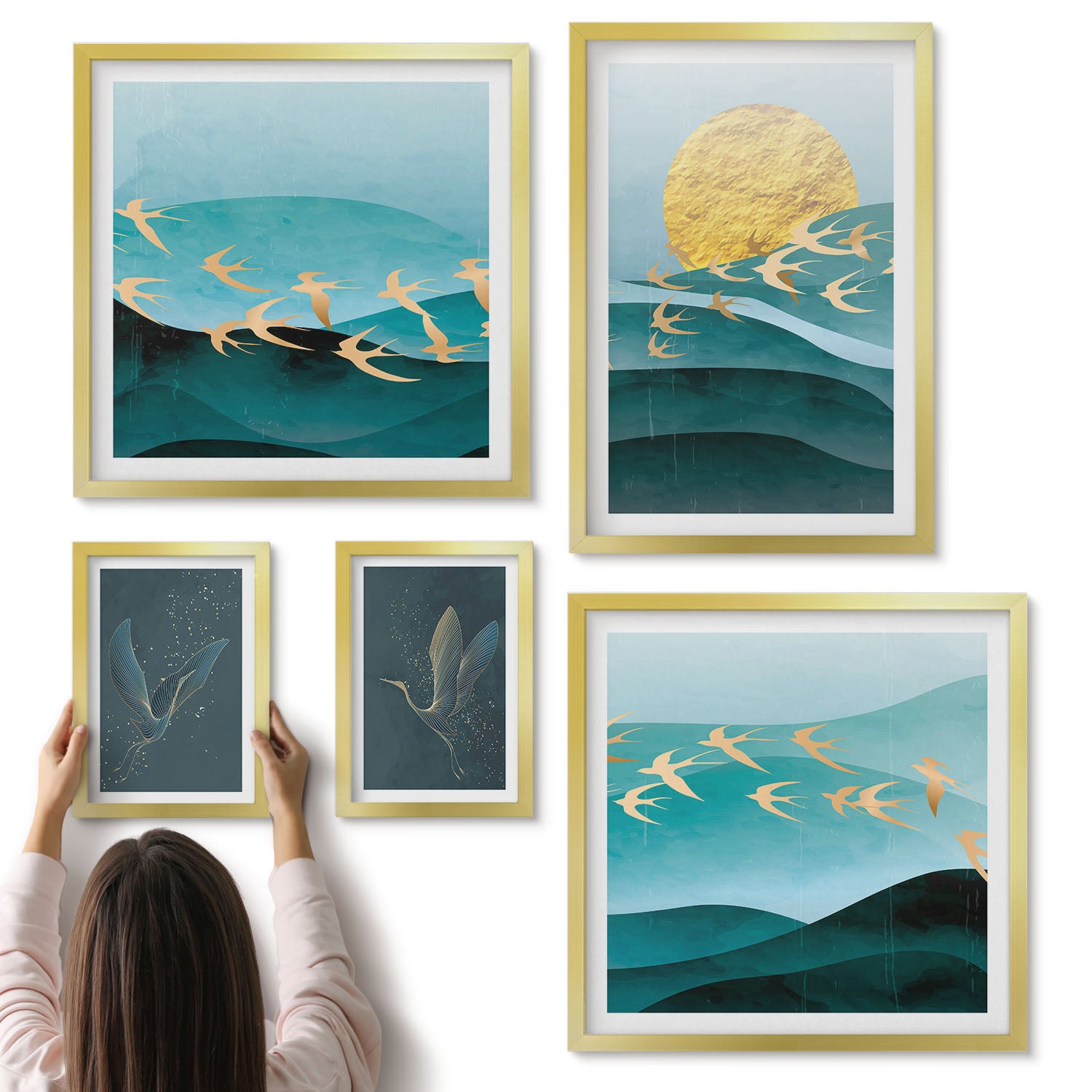 Galeria ścienna 5-częściowy komplet obrazów w złotych ramach - Harmonia natury z ptakami i falami w stylu nowoczesnym - ArtPrintCave