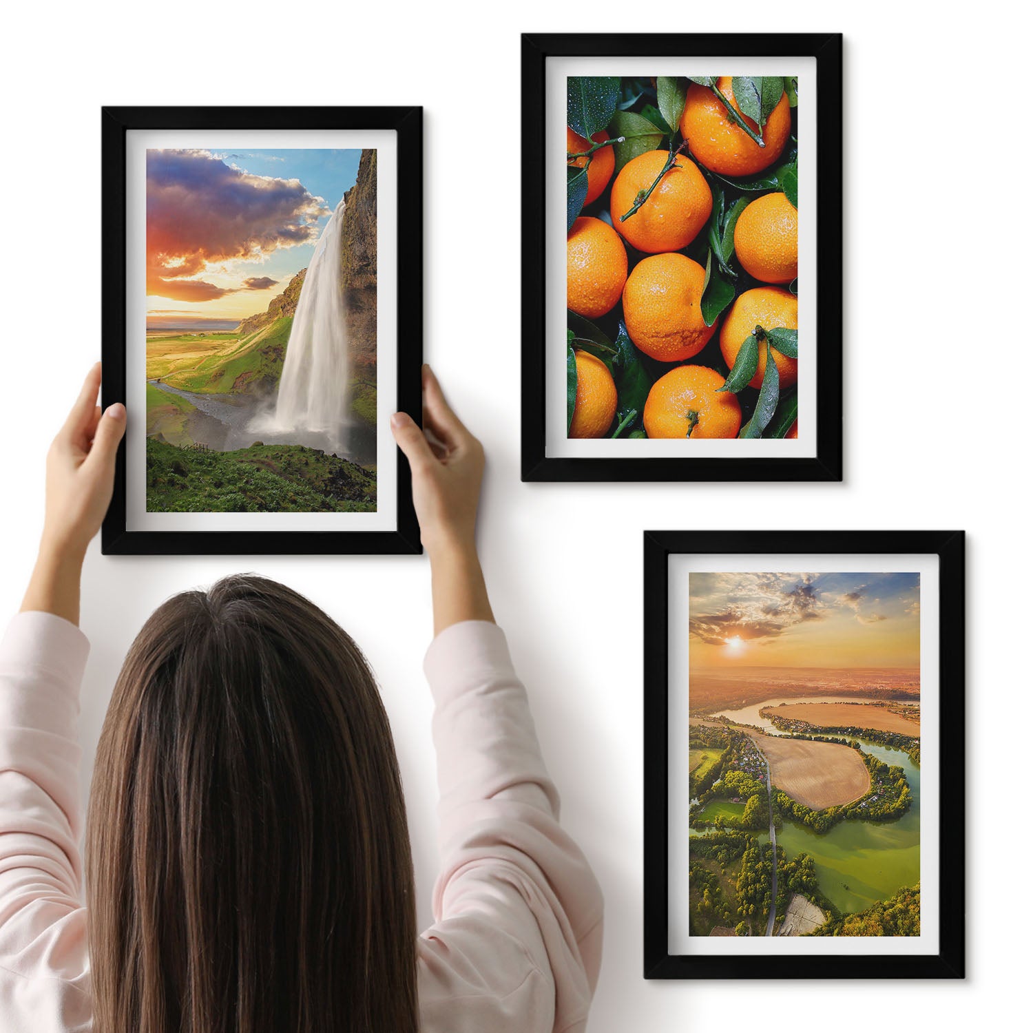 Galeria ścienna 3-częściowy komplet obrazów w czarnych ramach - Wodospad góry pomarańcze Włoski krajobraz z zachodem - ArtPrintCave