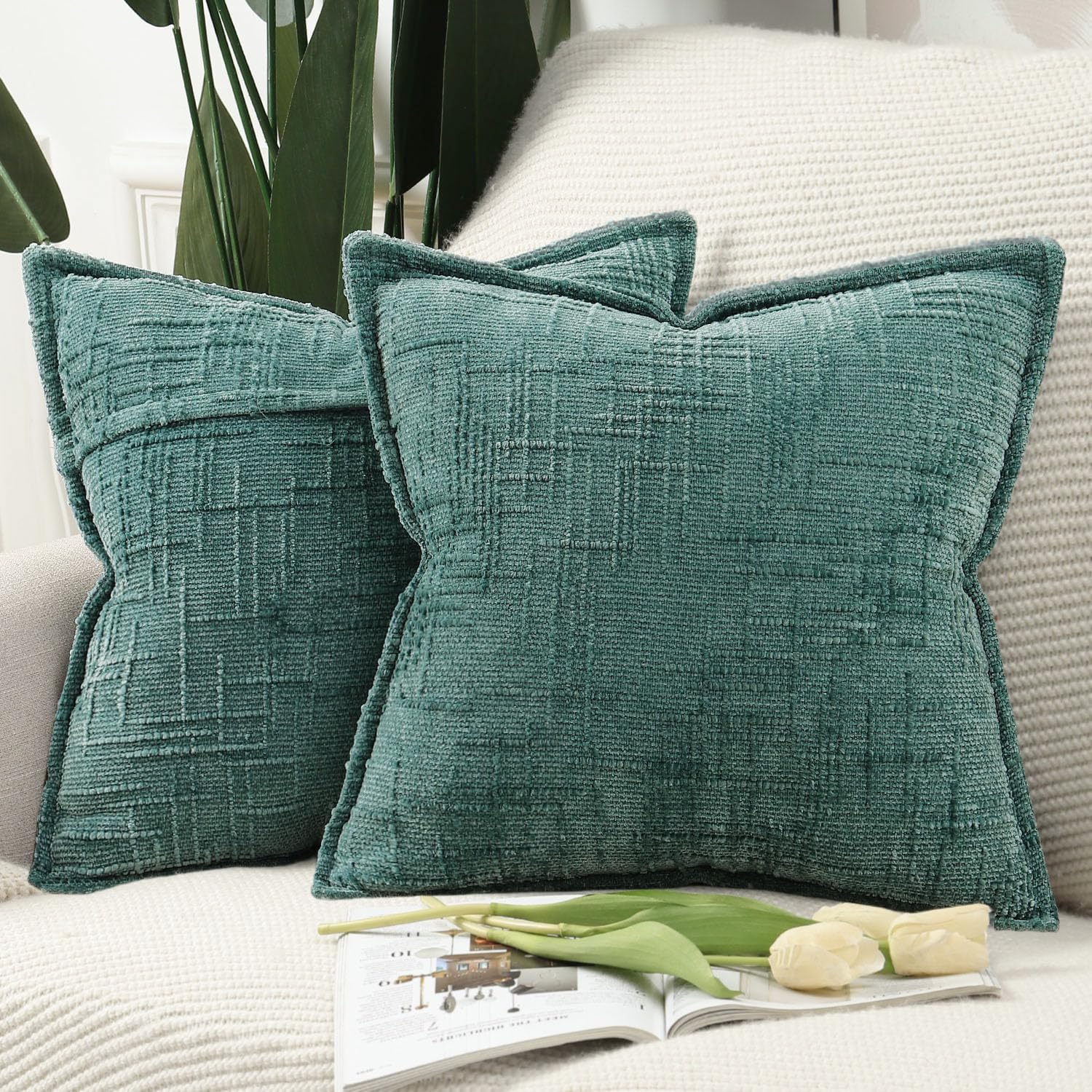 Zestaw 2 dekoracyjnych poszewek na poduszki z szenili, 45 x 45 cm, na sofę, fotel, styl boho, dekoracyjna poduszka na łóżko, jasnozielony.