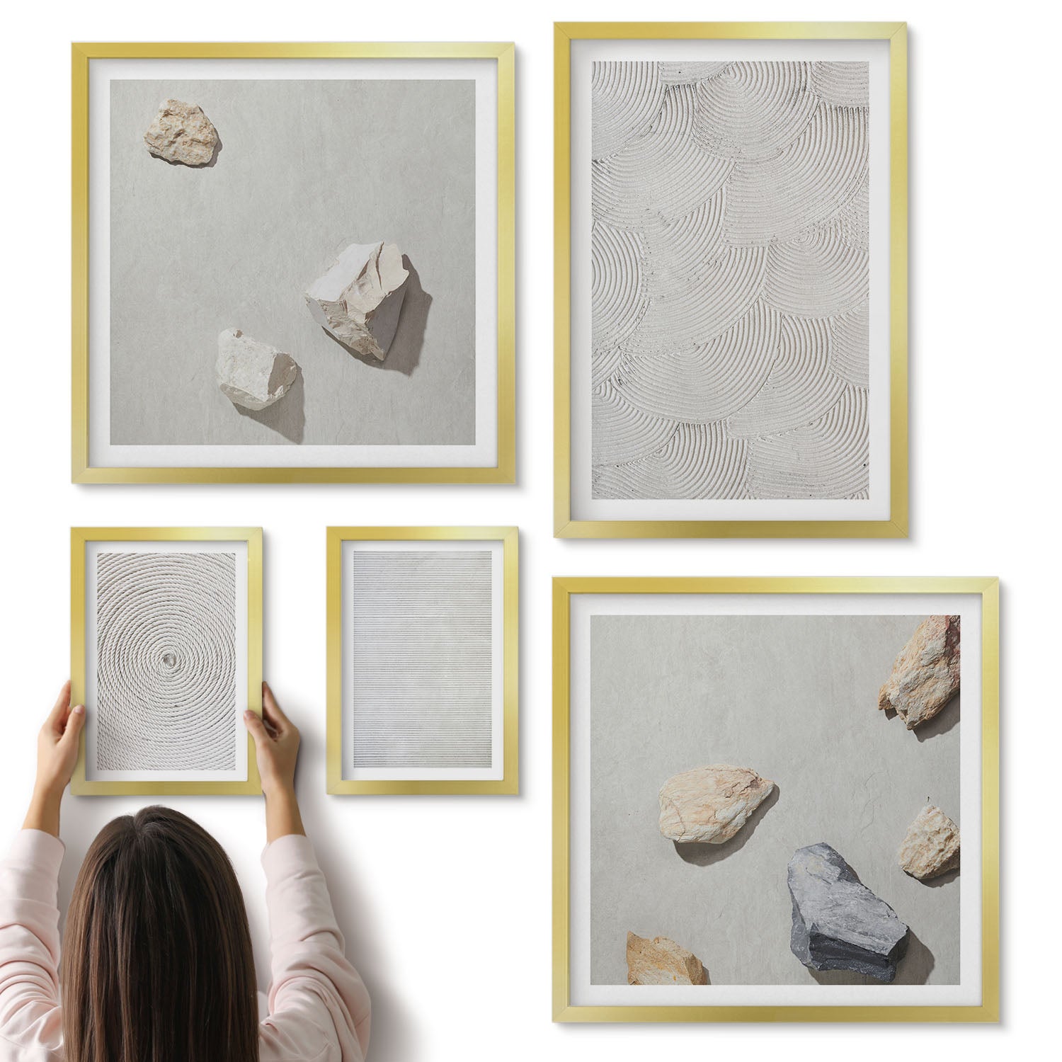 Galeria ścienna 5-częściowy komplet obrazów w złotych ramach - Geometryczne tektury i kamienie na piasku nowoczesne wzory - ArtPrintCave