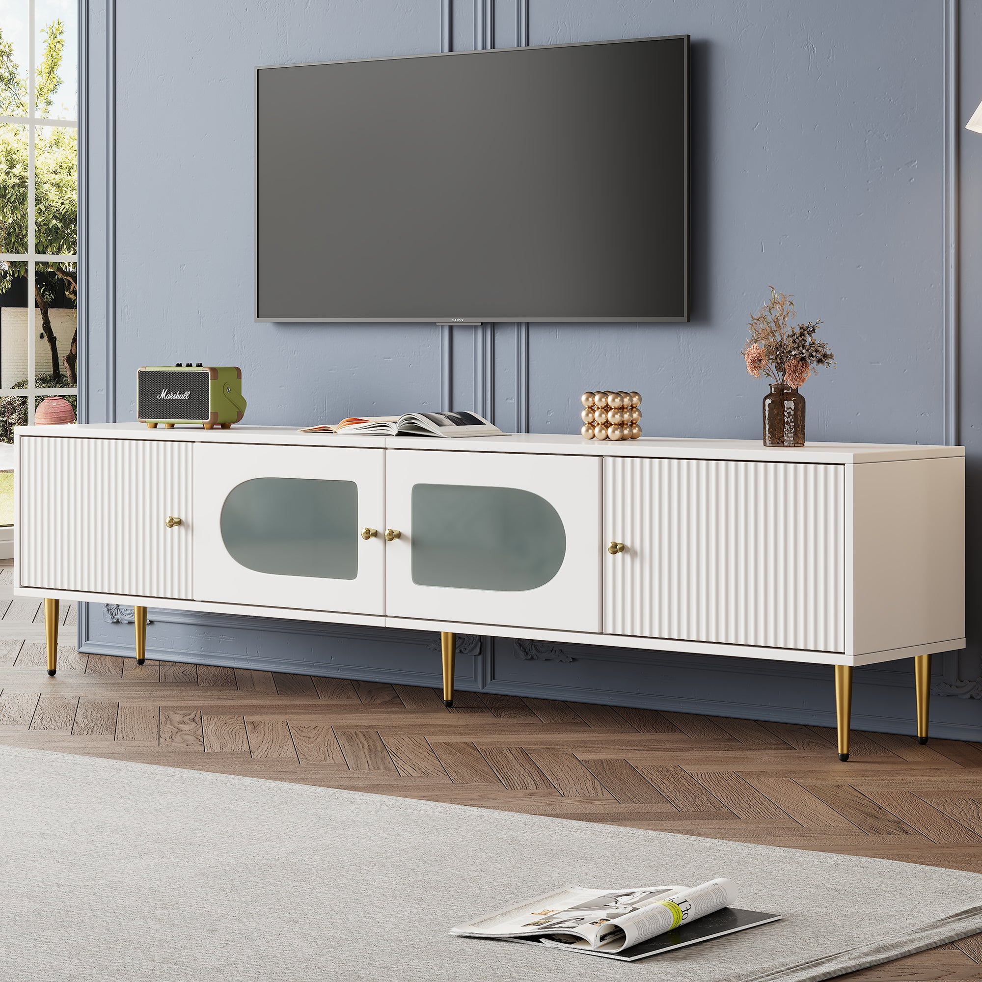 Elegancki 170*35*50cm TV-Schrank – Weißer Korpus mit Goldenen Beinen und Griffen, 2 Türen mit Vertikalrillen, 2 Türen mit Bogenglas, 35KG Tragkraft
