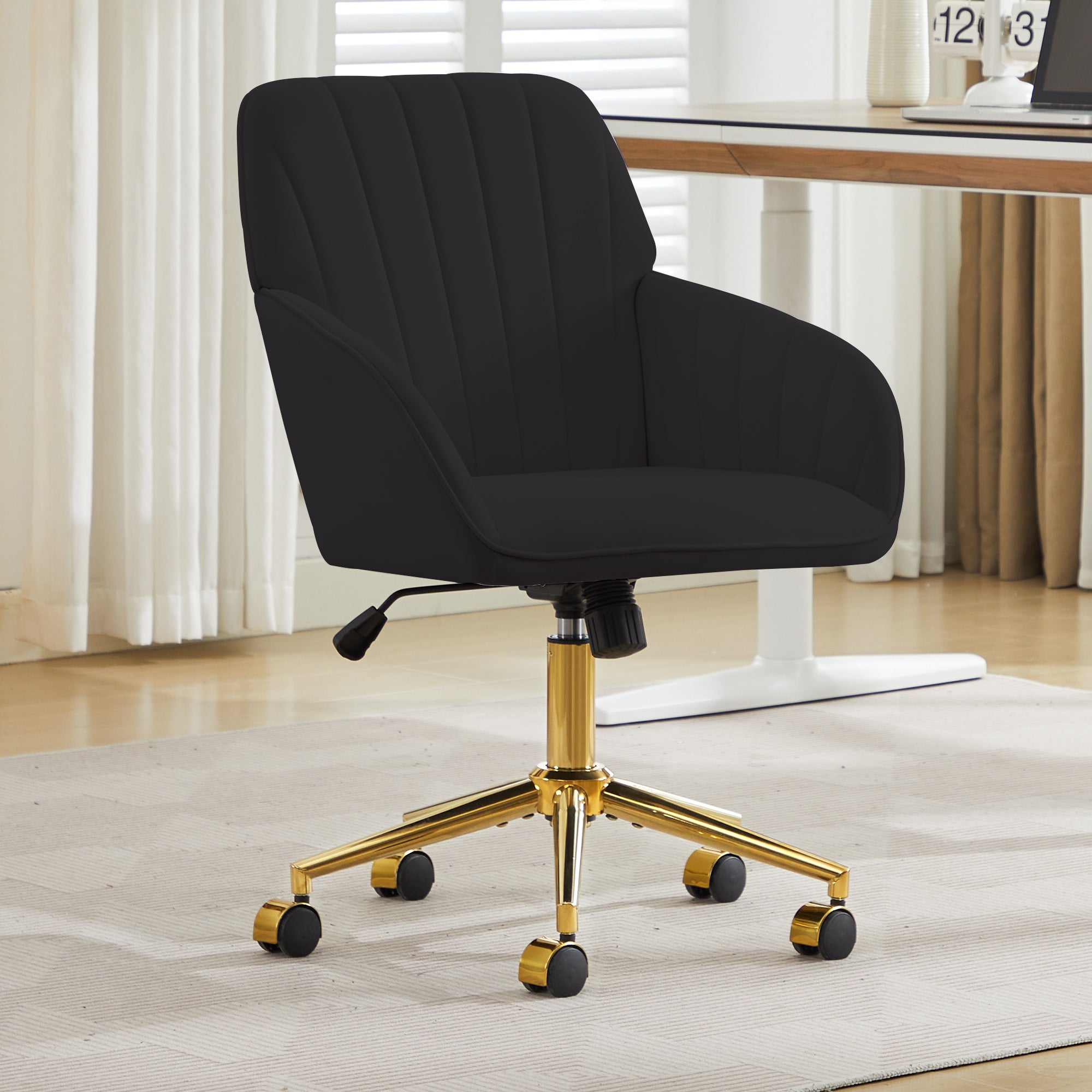 Czarny fotel biurowy obrotowy z regulacją wysokości, ergonomiczne oparcie i siedzisko 11 cm do domu i gabinetu