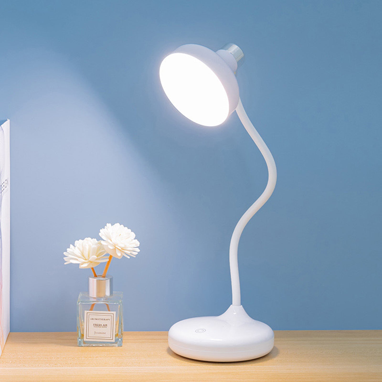 Lampka biurkowa LED do pielęgnacji oczu, ładowana przez USB, lampka do czytania, światło białe/ciepłe/naturalne, regulowany trzon silikonowy