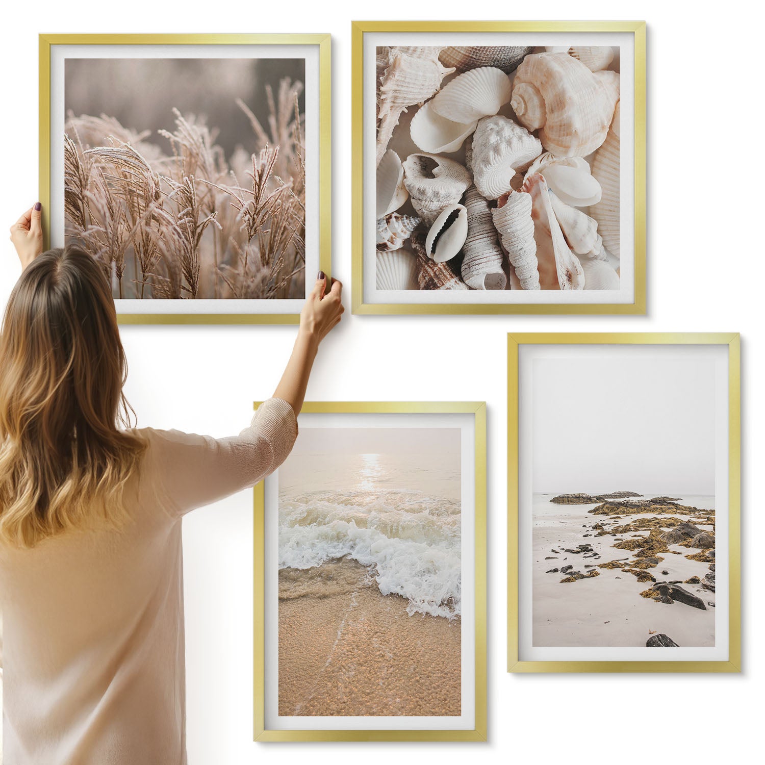 Galeria ścienna 4-częściowy komplet obrazów w złotych ramach - Plażowe trawy fale i kamienie nadmorskie boho - ArtPrintCave