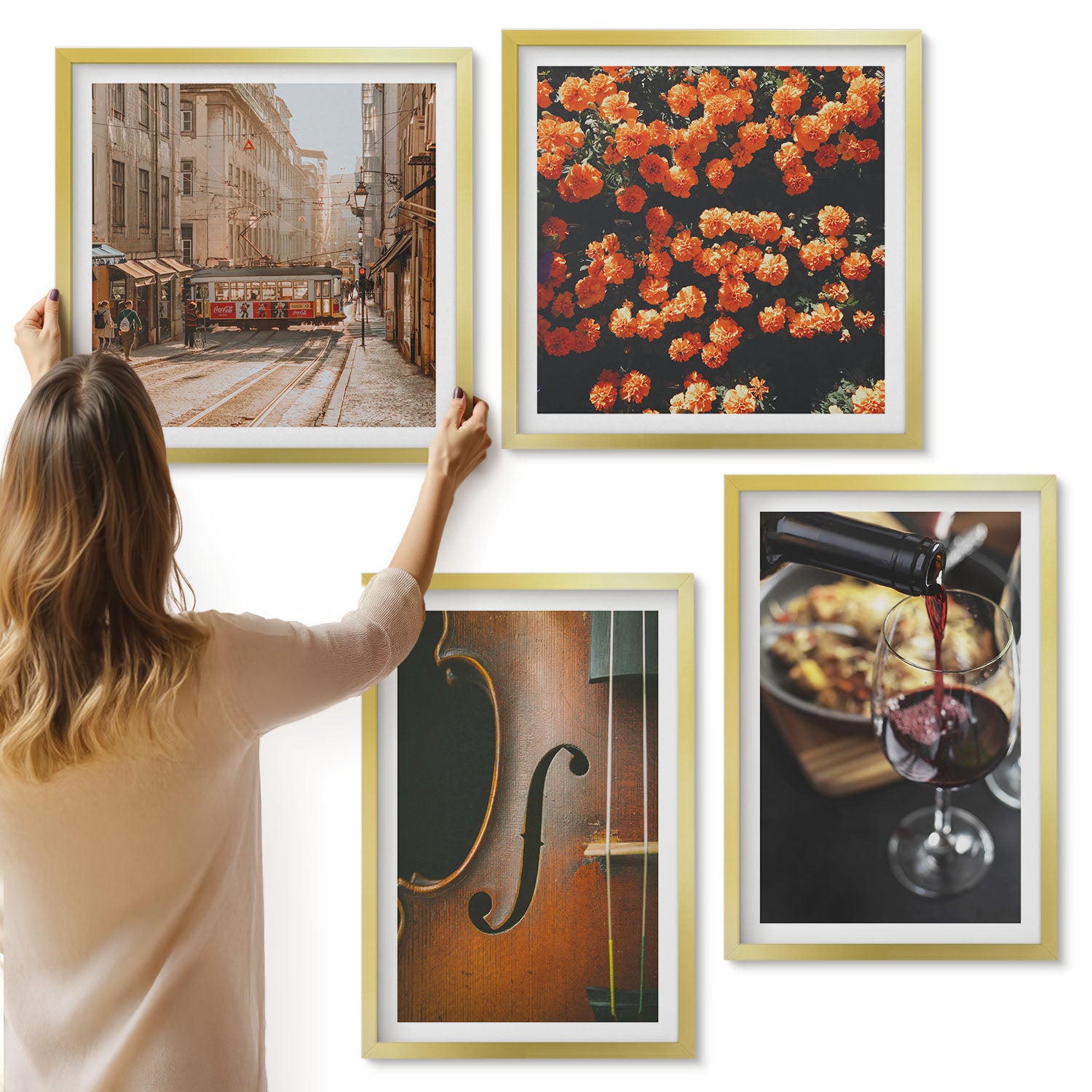Galeria ścienna 4-częściowy komplet obrazów w złotych ramach - Vintage romantyczne kwiaty uliczka wino i skrzypce - ArtPrintCave
