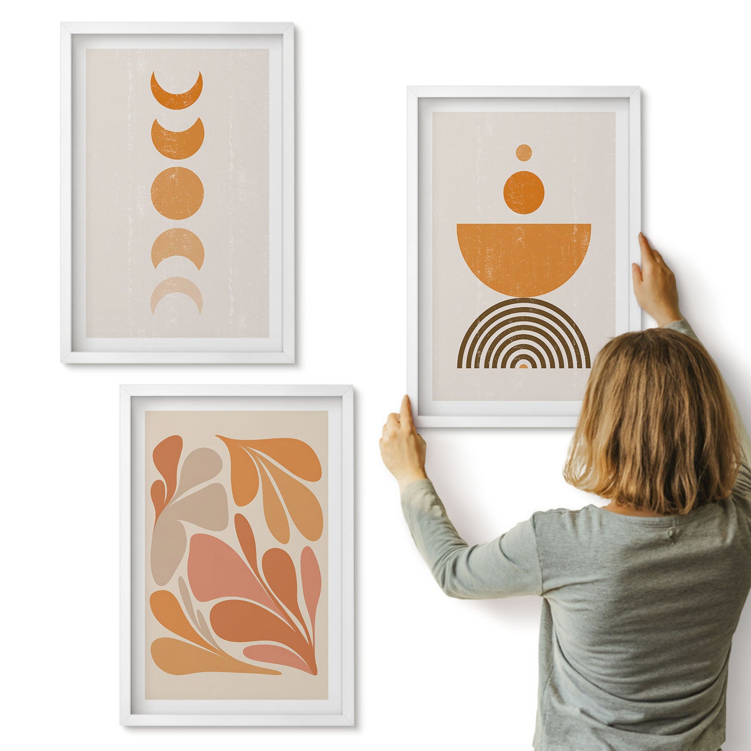 Galeria ścienna 3-częściowy komplet obrazów w białych ramach - Abstrakcyjne kształty w odcieniach pomarańczowych - ArtPrintCave