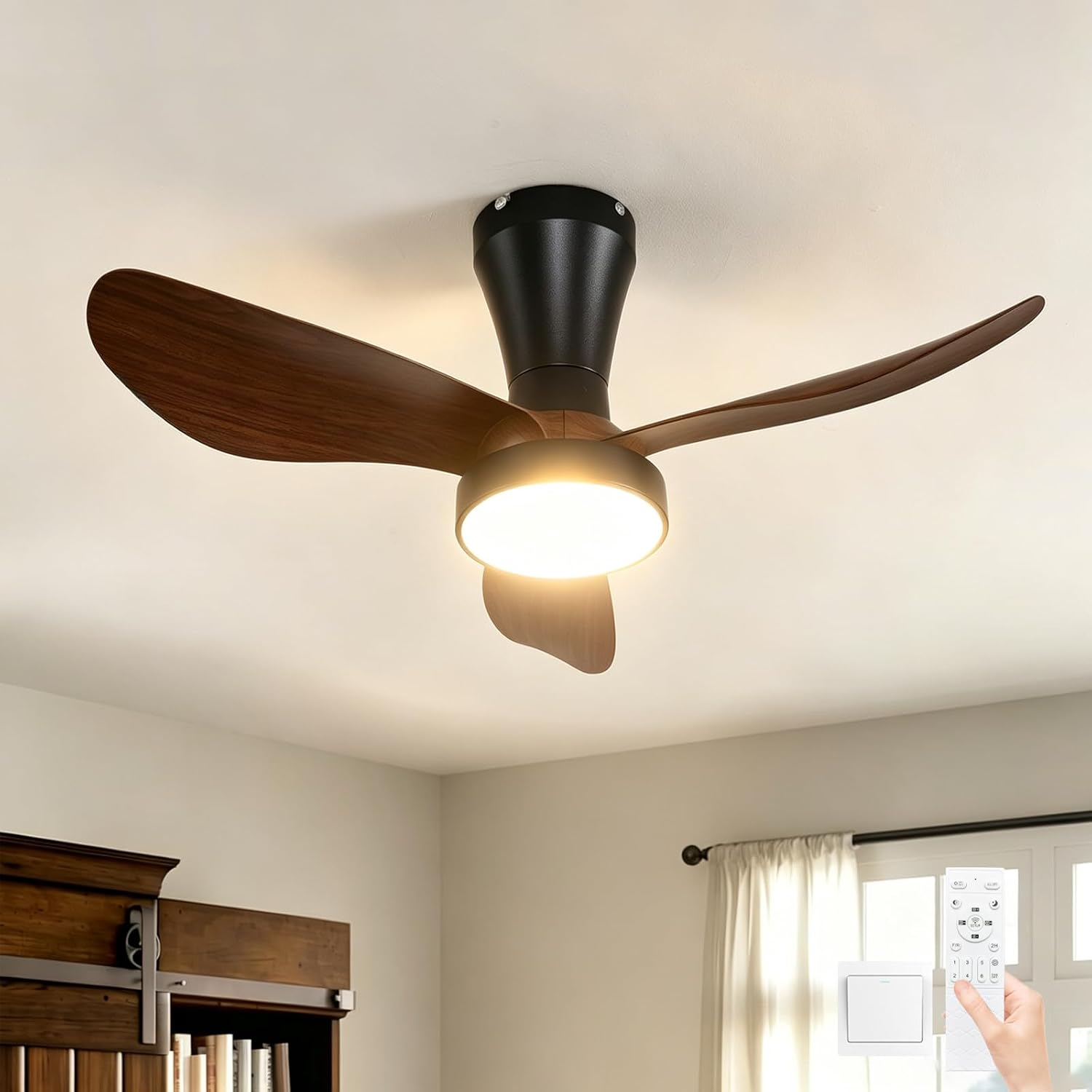 Wentylator sufitowy LED do sypialni, 82 cm, 6 prędkości, wykończenie orzechowe, cichy wentylator sufitowy ze światłem i pilotem