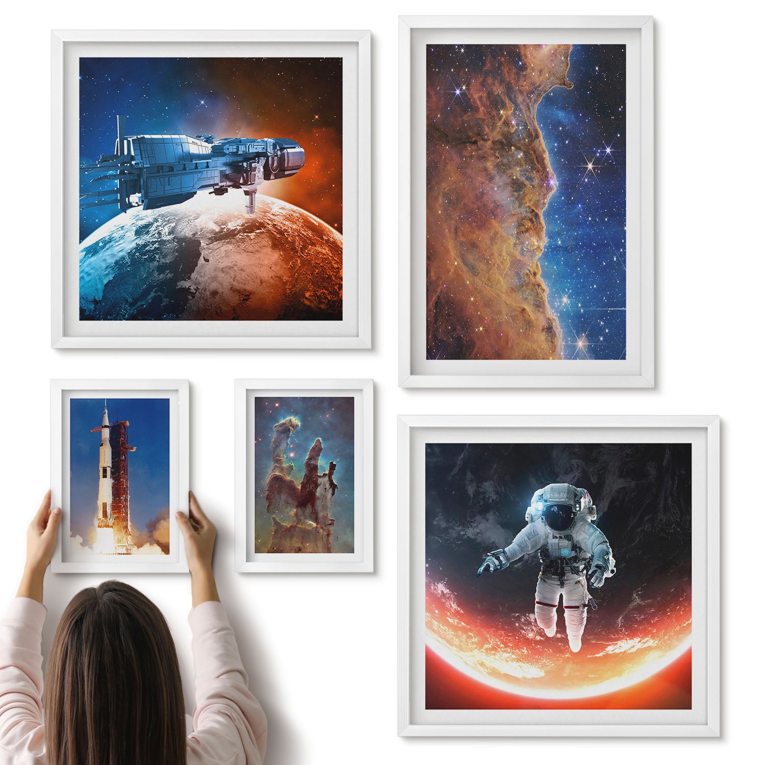 Galeria ścienna 5-częściowy komplet obrazów w białych ramach - Kosmiczne podróże eksploracja wszechświata i galaktyk - ArtPrintCave