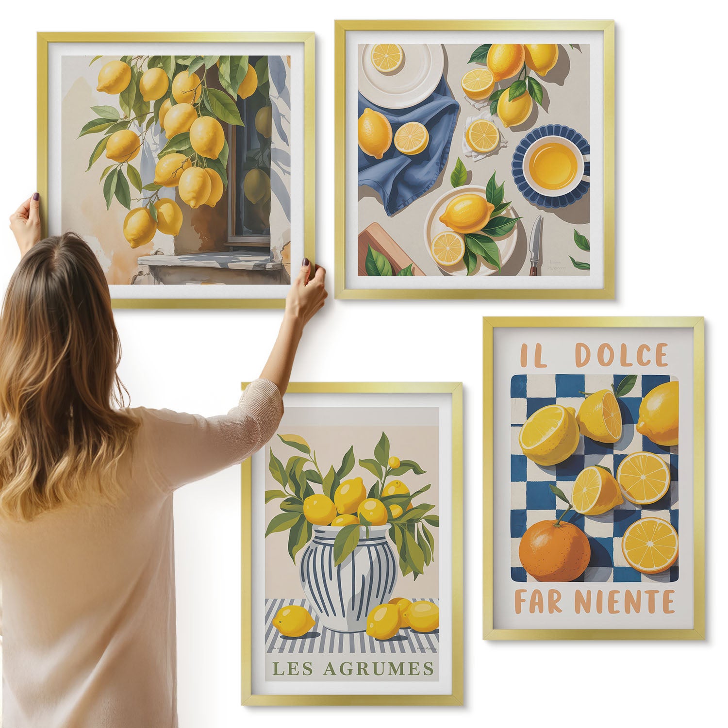 Galeria ścienna 4-częściowy komplet obrazów w złotych ramach - Owoce cytrusowe w stylu retro z żółtymi akcentami - ArtPrintCave