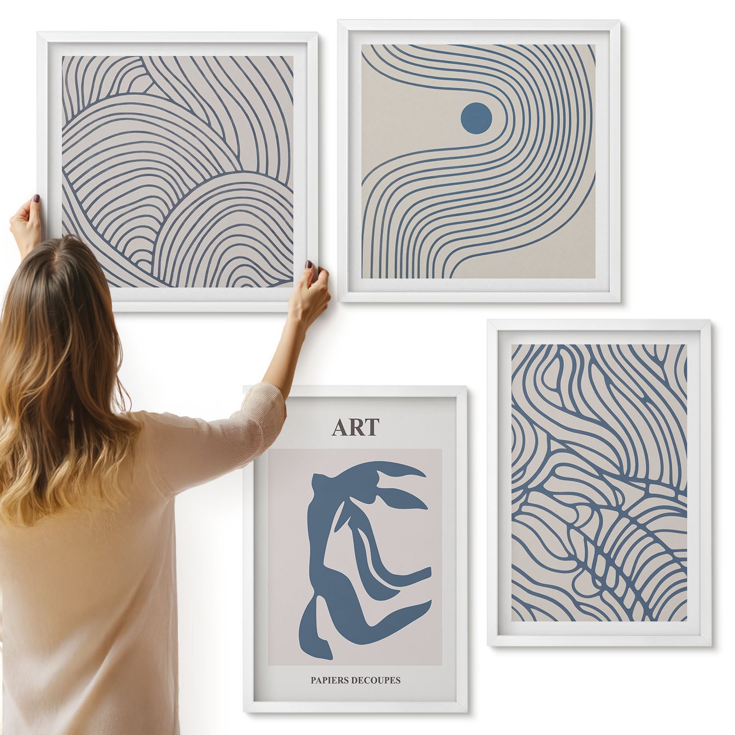 Galeria ścienna 4-częściowy komplet obrazów w białych ramach - Abstrakcyjne linie w odcieniach niebieskiego i beżu - ArtPrintCave