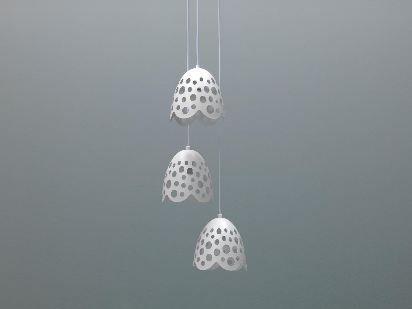 Lampa wisząca Bells, minimalistyczny design, biały metal, gniazdo E27, maks. 40 W, średnica 19,5 cm, regulowana wysokość – Bells