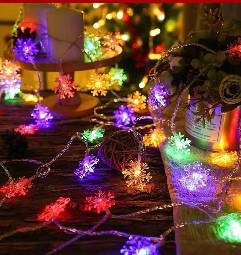 Świąteczne Lampki Choinkowe LED na Baterie Płatek Śniegu, 5M 50LED (Wielokolorowe) z Pilotem Wodoodporne Lampki Dekoracyjne Wewnętrzne/Zewnętrzne