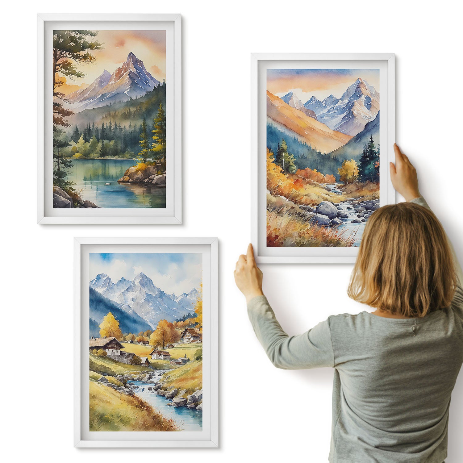 Galeria ścienna 3-częściowy komplet obrazów w białych ramach - Górski krajobraz z rzeką i domkami w jesiennych barwach - ArtPrintCave