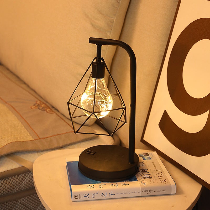 Lampa stołowa retro, lampka nocna w stylu retro w stylu klatki, geometryczna lampa biurkowa/nocna w stylu industrialnym wykonana z drutu