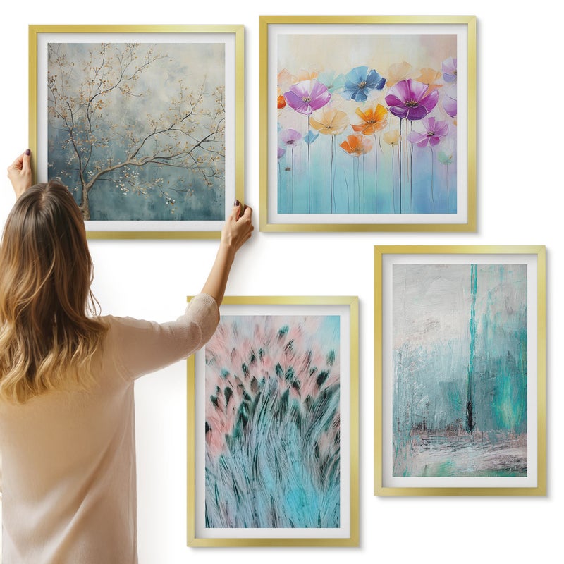 Galeria ścienna 4-częściowy komplet obrazów w złotych ramach - Kwiaty na tle pastelowych barw i delikatnych wzorów - ArtPrintCave