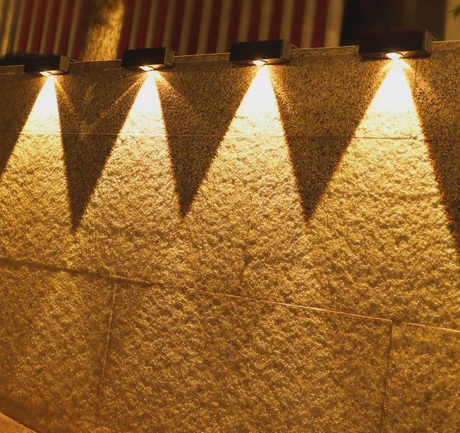 Kinkiet solarny Lampa ogrodowa LED kinkiet zewnętrzny 4 szt. (ciepłe światło)