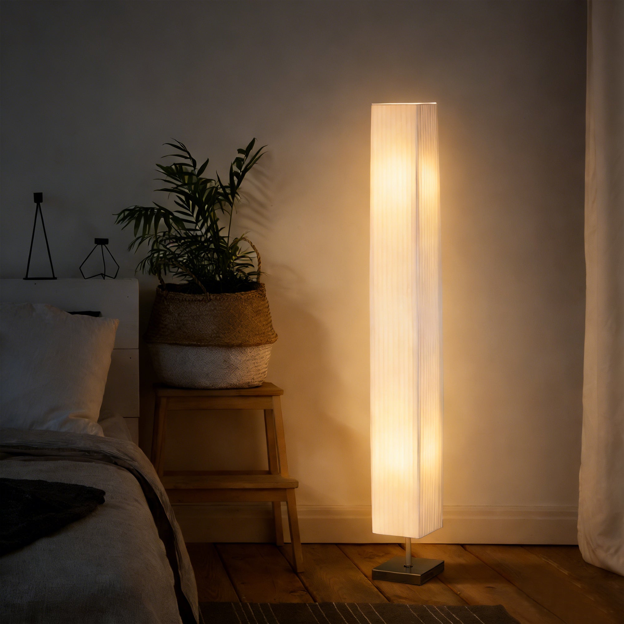 Lampa podłogowa do salonu, nowoczesny design, materiałowa, 14×14×120 cm, biała