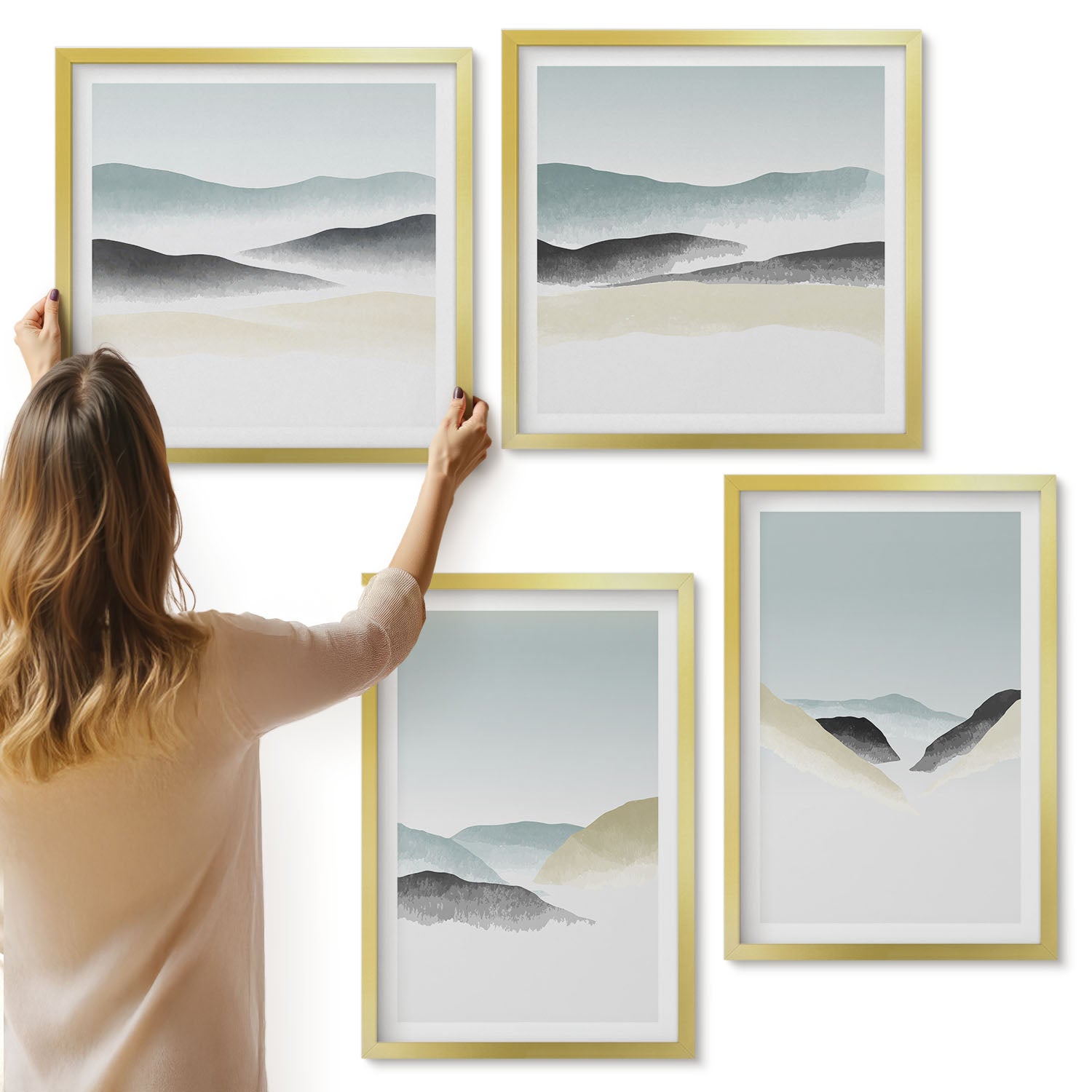 Galeria ścienna 4-częściowy komplet obrazów w złotych ramach - Minimalistyczne góry w delikatnych pastelach - ArtPrintCave