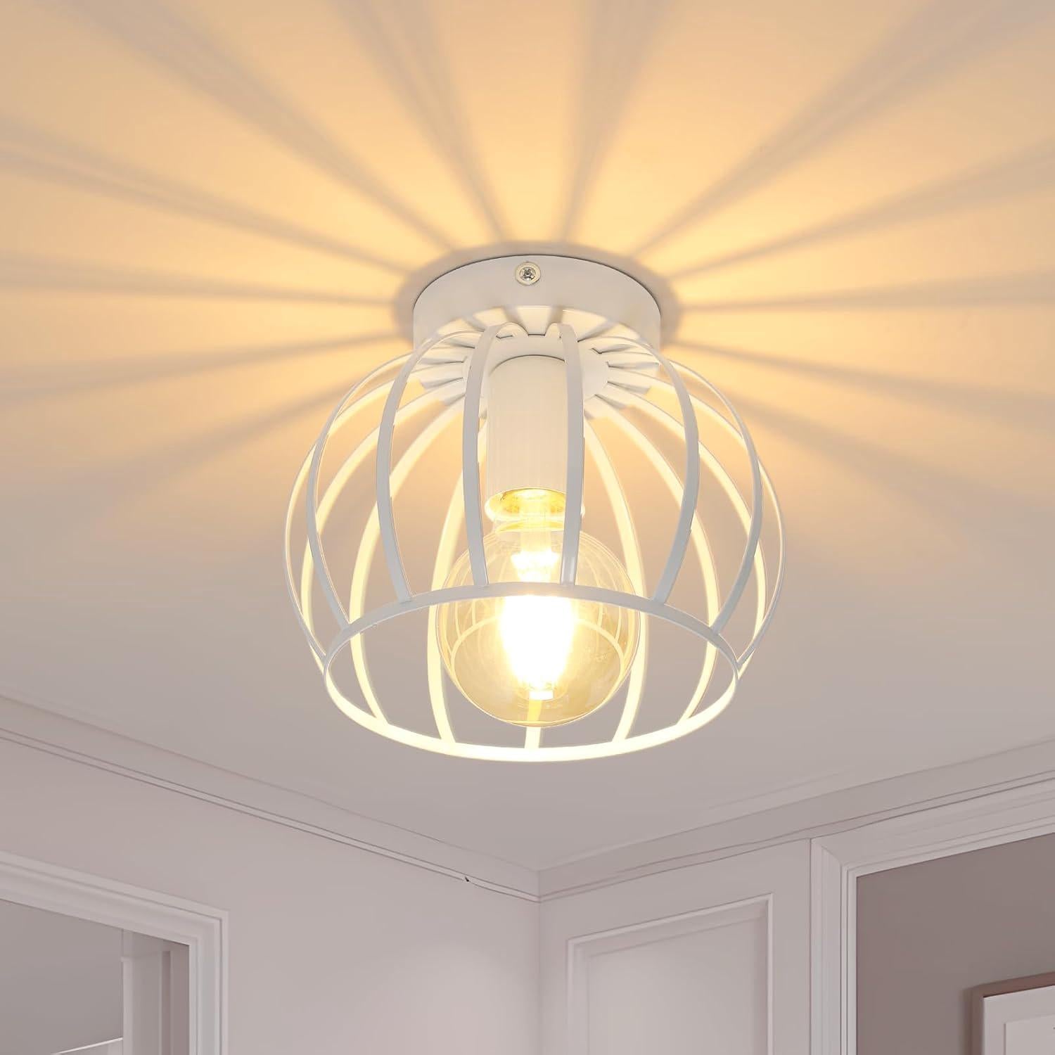 Lampa w stylu vintage, industrialna, metalowa, o geometrycznym wzornictwie, klosz E27, wnętrze, pasek, 19 cm, kolor biały.