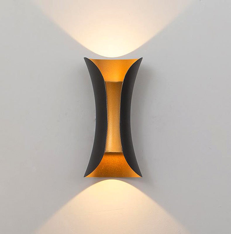 Nowoczesna lampa ścienna LED, metalowy kinkiet, ciepłe białe światło punktowe, idealne do korytarzy, ogrodów i innych pomieszczeń. (Czarny, 1 sztuka)