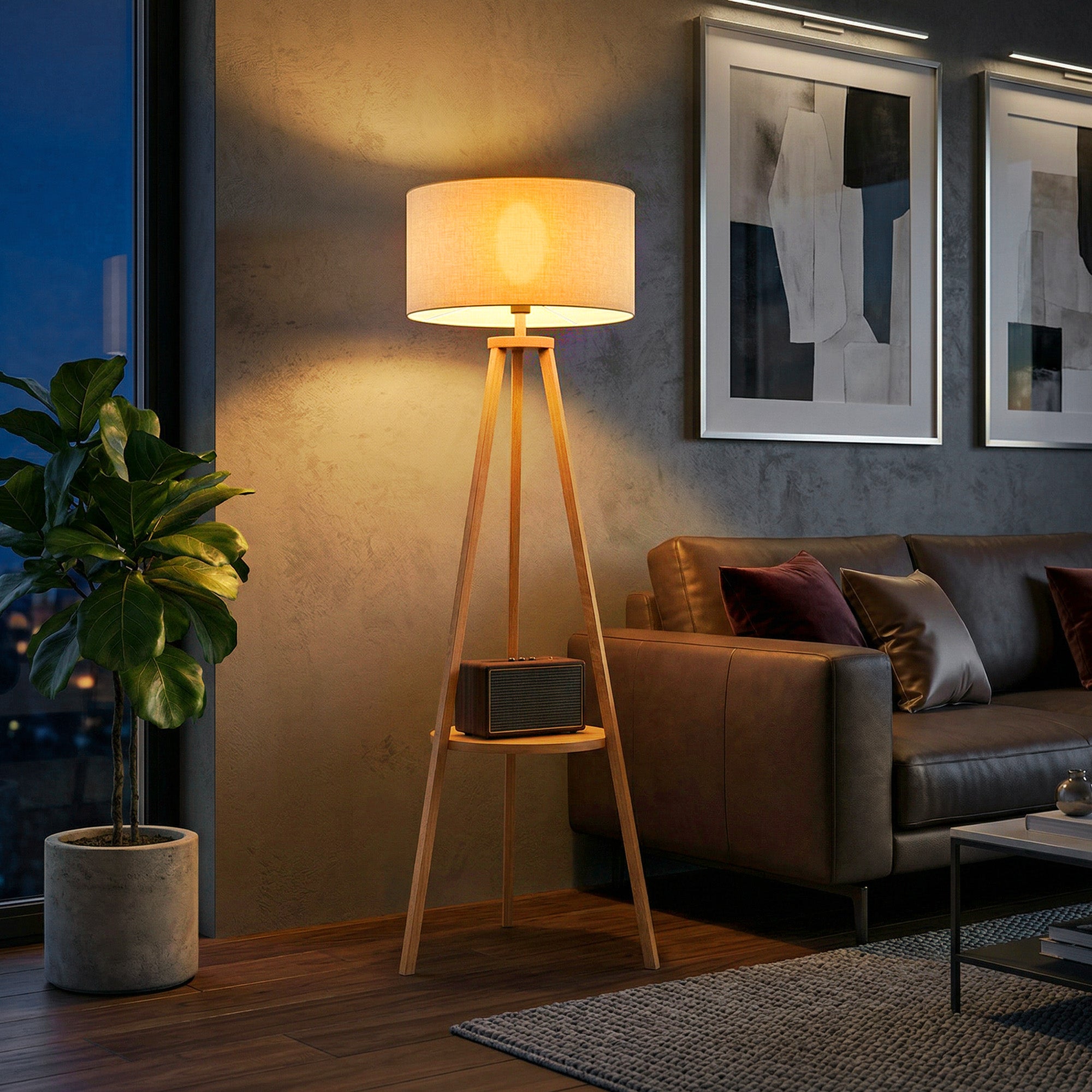 Lampa podłogowa na trójnogu z naturalną drewnianą ramą i beżowym abażurem z tkaniny ze zintegrowaną półką 50x50x154 cm