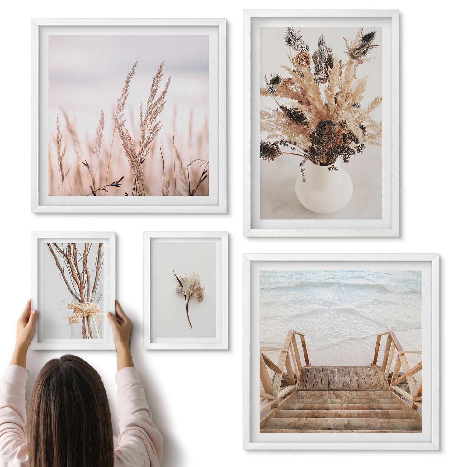 Galeria ścienna 5-częściowy komplet obrazów w białych ramach - Stylowe dekoracje z suszonymi roślinami i krajobrazami wodnymi - ArtPrintCave
