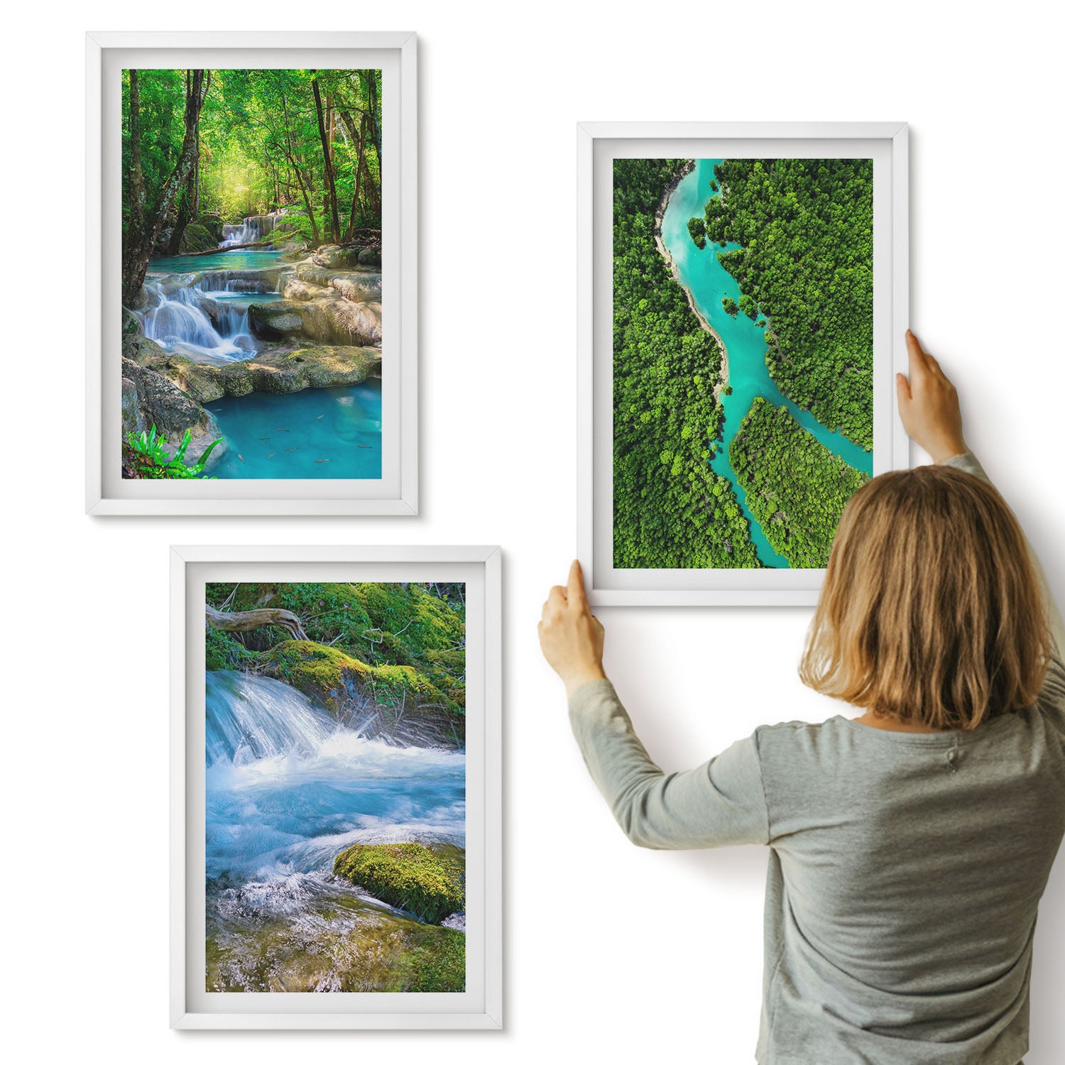Galeria ścienna 3-częściowy komplet obrazów w białych ramach - Zielone lasy i krystaliczne wody rzeki - ArtPrintCave