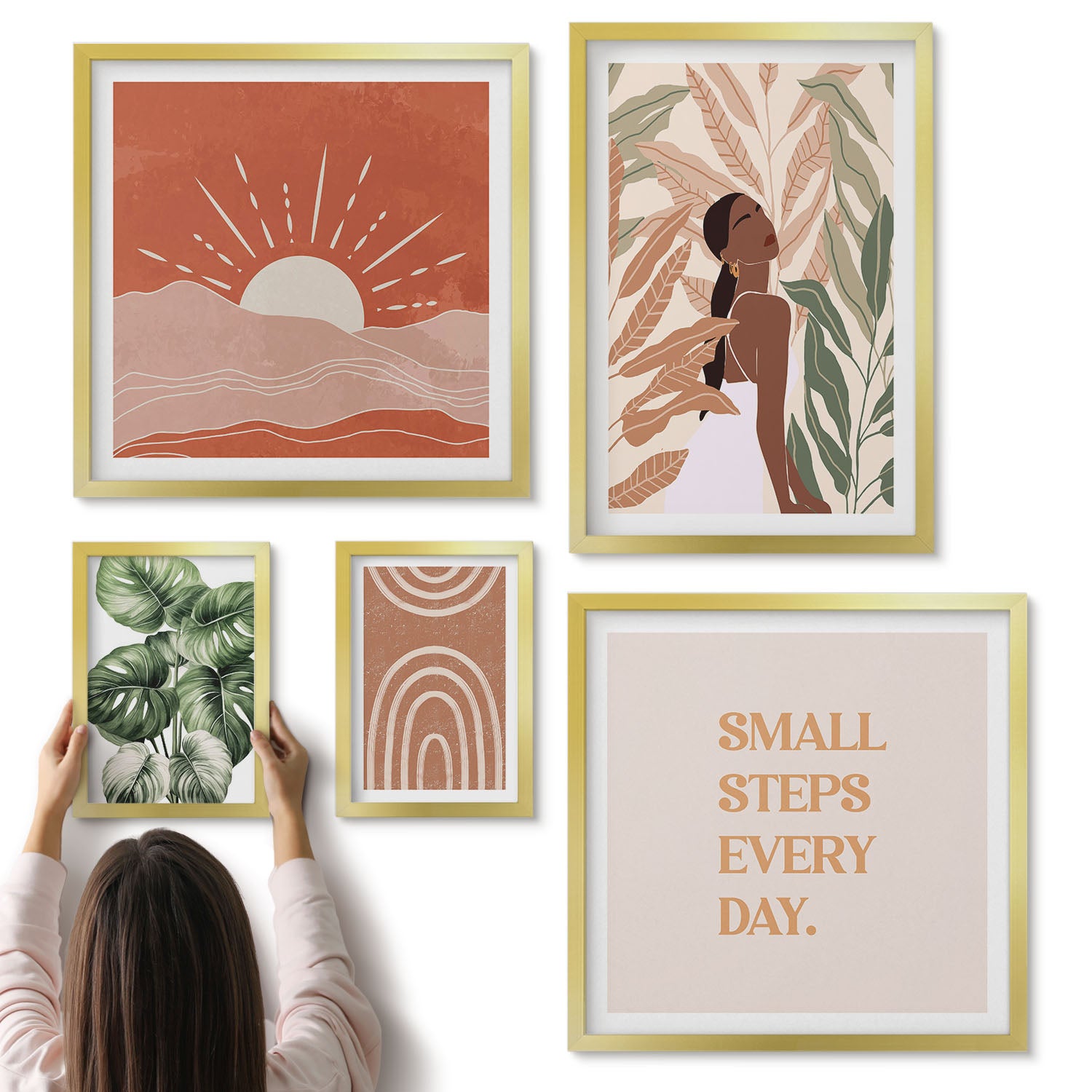 Galeria ścienna 5-częściowy komplet obrazów w złotych ramach - Styl boho z motywem roślinnym i pozytywnymi hasłami - ArtPrintCave