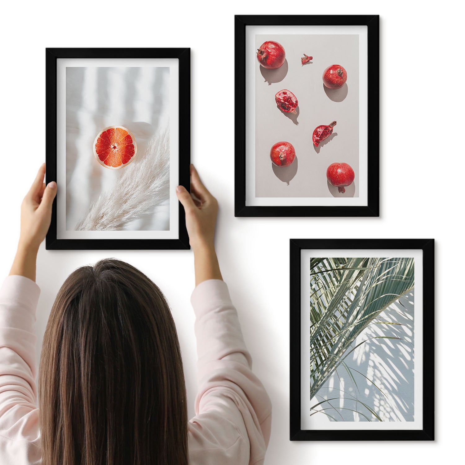 Galeria ścienna 3-częściowy komplet obrazów w czarnych ramach - Wakacyjne owoce tropikalne liście palmy - ArtPrintCave