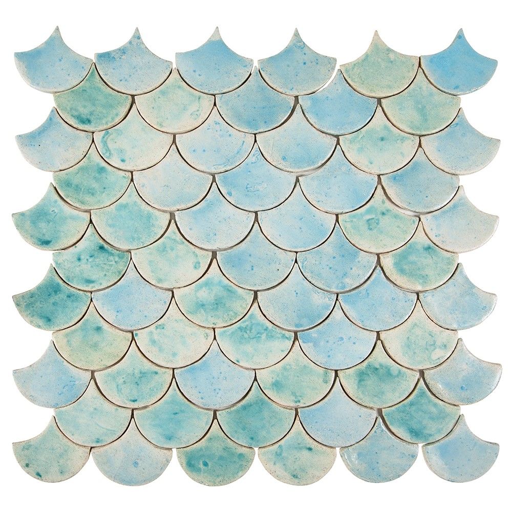 Płytki w kształcie rybiej łuski w kolorze błękitnym – "Turquoise in the fog" – 0,3 m²/opak., 49 płytek 10,2×9 cm – łazienka, kuchnia, salon.