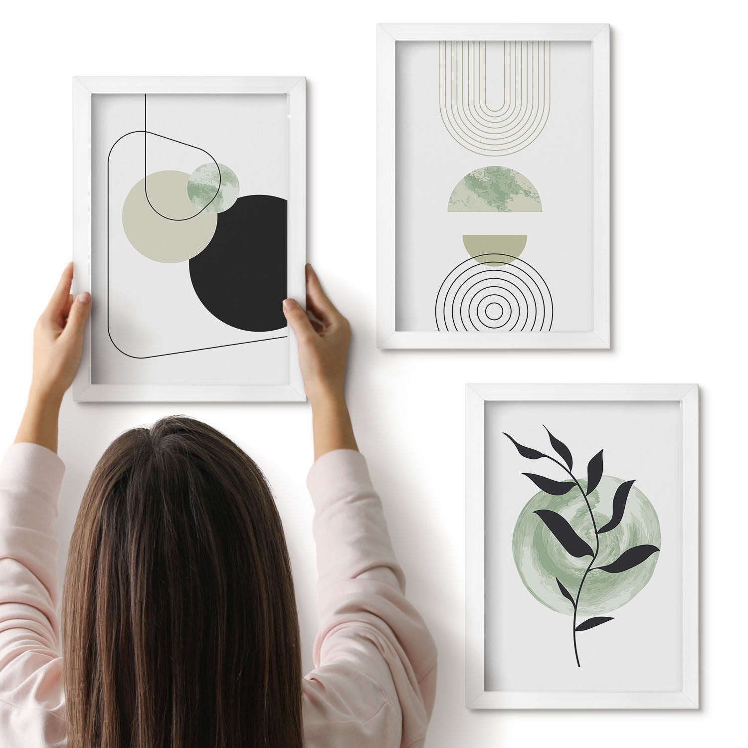 Galeria ścienna 3-częściowy komplet obrazów w białych ramach - Abstrakcyjne kształty i roślinne motywy w zieleni - ArtPrintCave