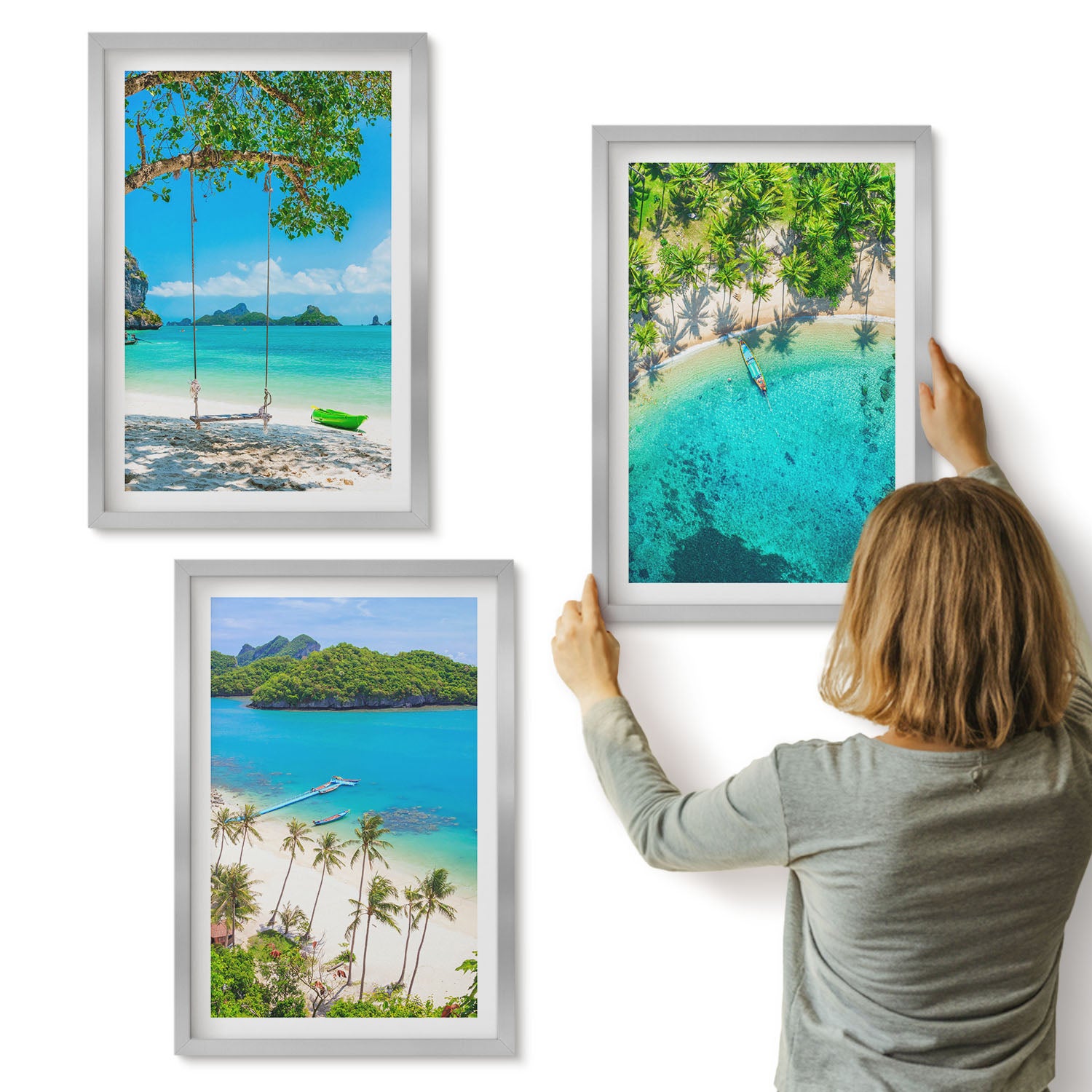 Galeria ścienna 3-częściowy komplet obrazów w srebrnych ramach - Tropikalne plaże z palmami i krystalicznie czystą wodą - ArtPrintCave