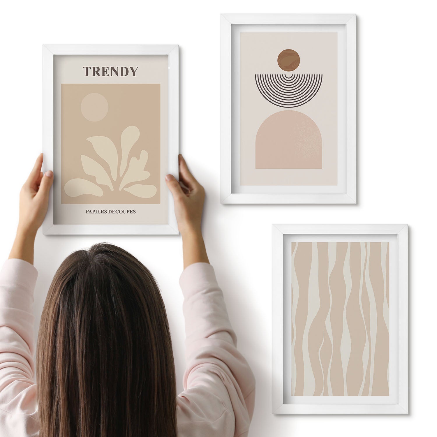 Galeria ścienna 3-częściowy komplet obrazów w białych ramach - Stylowe abstrakcyjne kompozycje w odcieniach beżu - ArtPrintCave