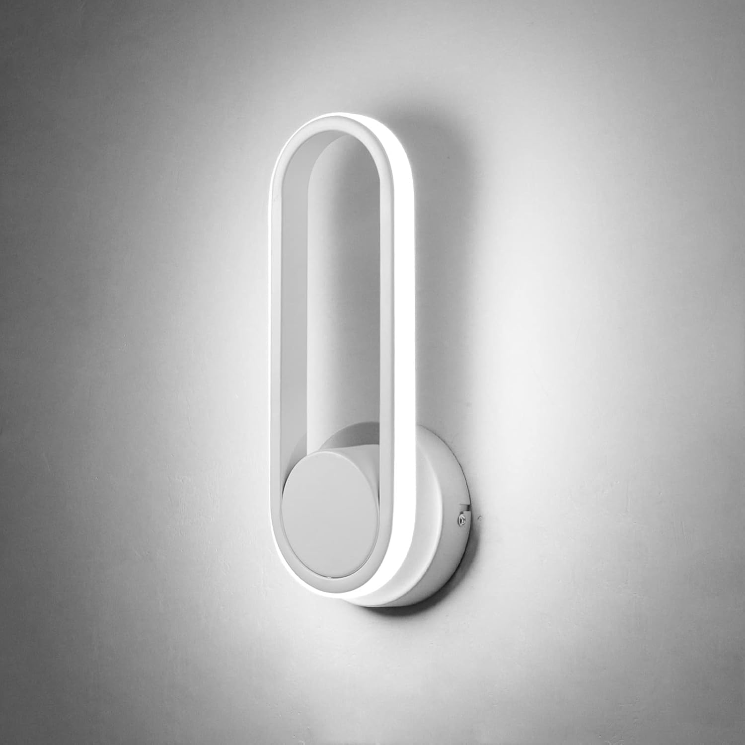 Nowoczesna lampa ścienna do wnętrz o mocy 15 W, z możliwością obrotu o 330°, z białą diodą LED, odpowiednia do sypialni, salonów, hoteli i korytarzy.