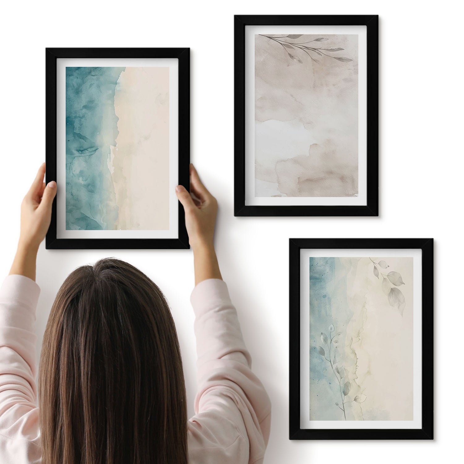 Galeria ścienna 3-częściowy komplet obrazów w czarnych ramach - Subtelne akwarelowe tekstura malarska - ArtPrintCave