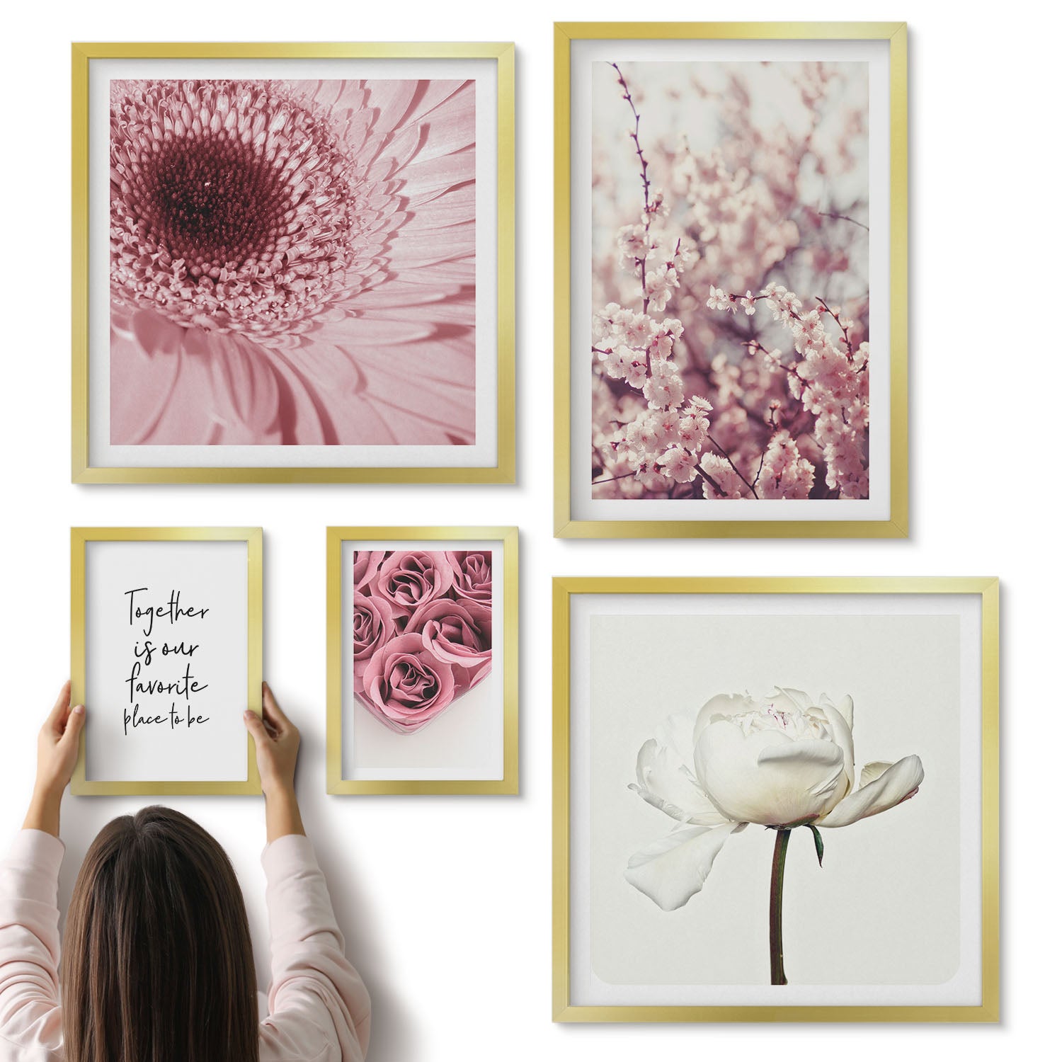 Galeria ścienna 5-częściowy komplet obrazów w złotych ramach - Kwiatowe inspiracje romantyczne akcenty do wnętrz - ArtPrintCave