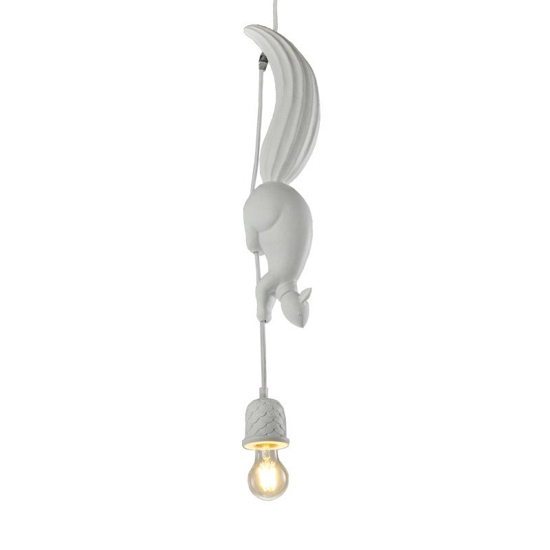 Lampa wisząca z żywicy w kształcie wiewiórki: lampa w stylu nordyckim w kształcie zwierzęcia, prosta lampa wisząca (biała)