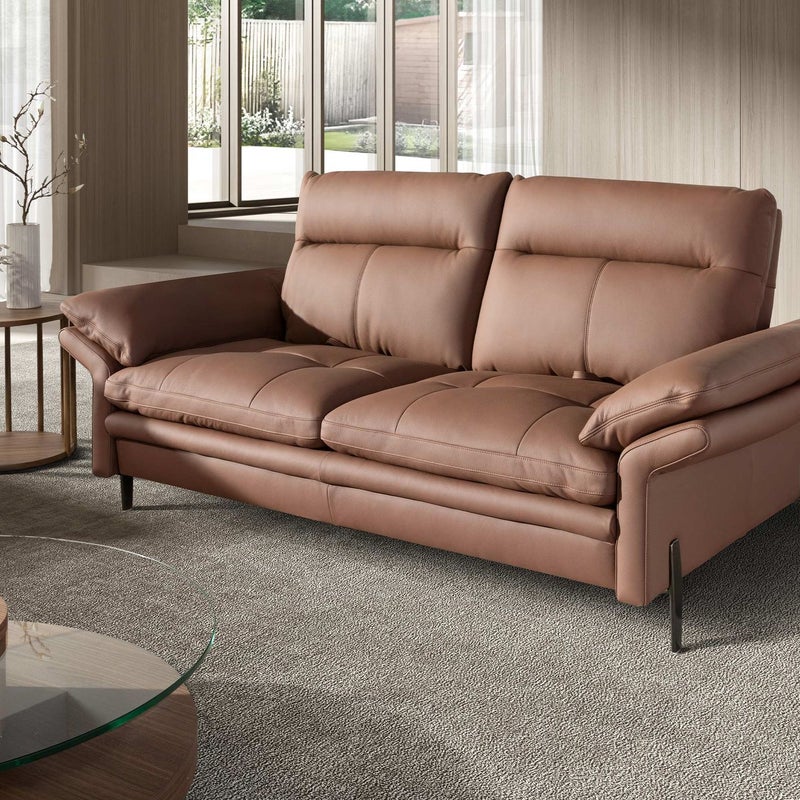 ANGEL CERDA Brązowa, skórzana sofa 2-osobowa
