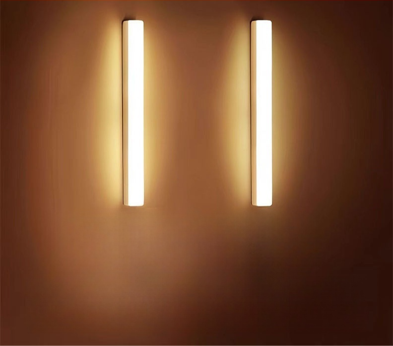 Lampka nocna z czujnikiem, bez światła LED, ładowana przez USB, nie wymaga wiercenia, 50 cm - 5 W, ciepłe światło (2 sztuki)