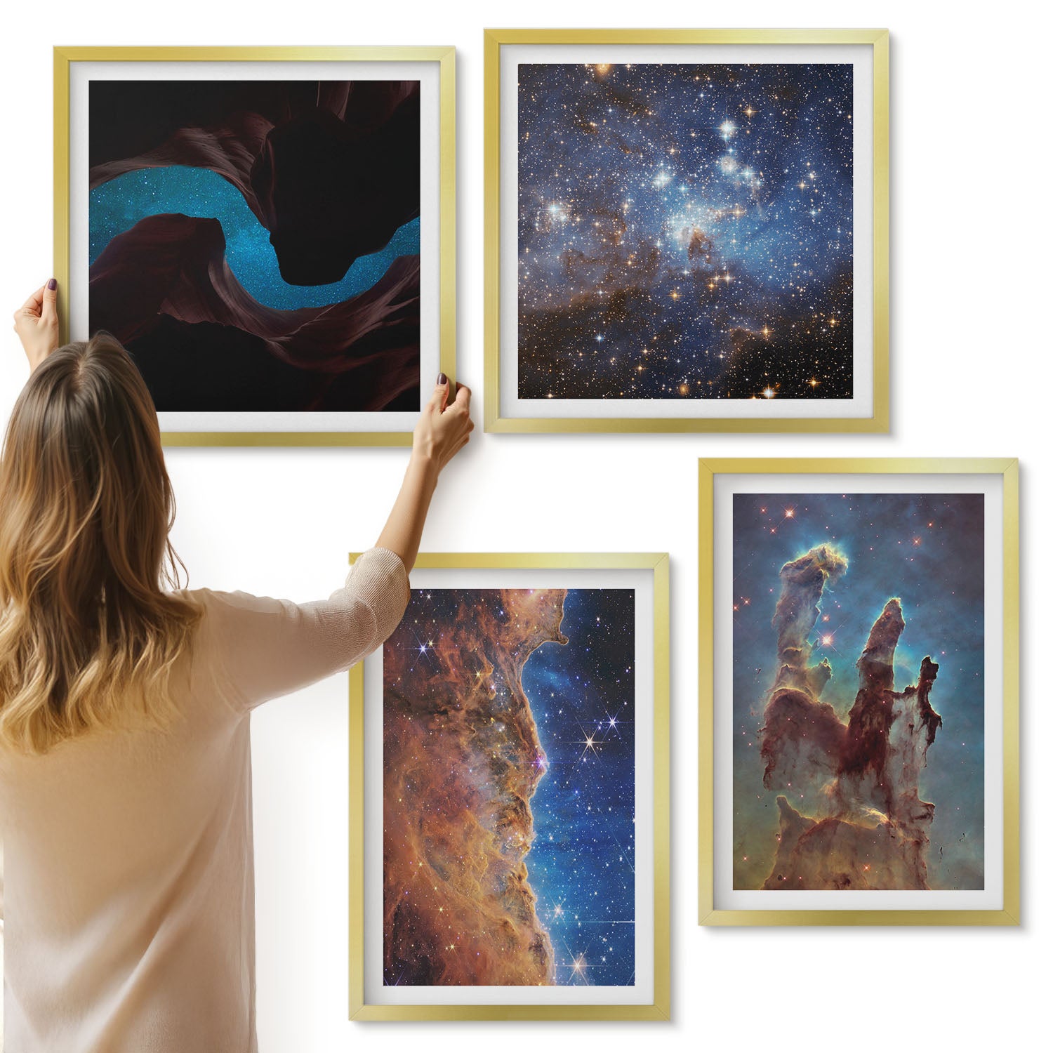 Galeria ścienna 4-częściowy komplet obrazów w złotych ramach - Kosmiczne krajobrazy z galaktykami i mgławicami - ArtPrintCave