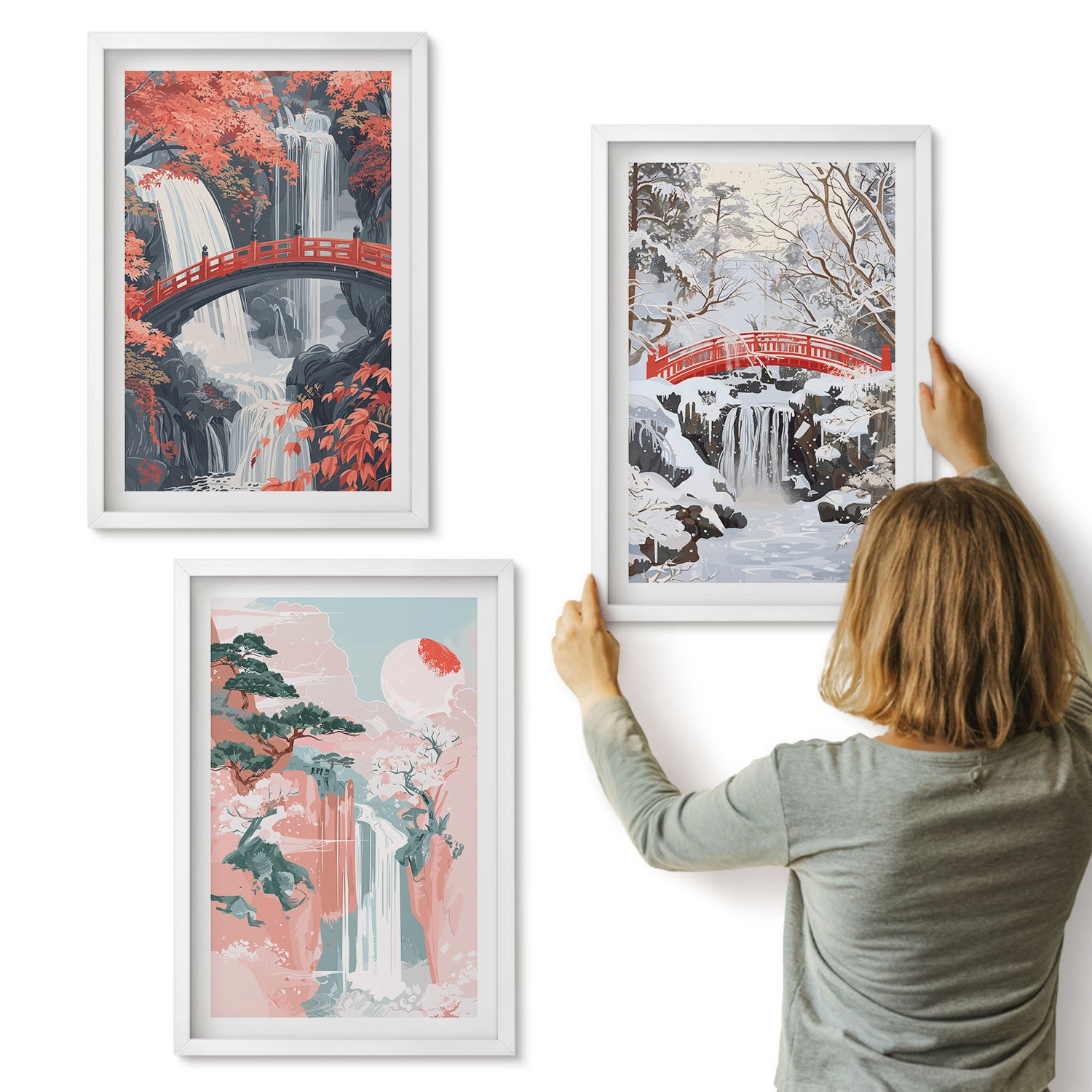 Galeria ścienna 3-częściowy komplet obrazów w białych ramach - Wodospady w różnych porach roku z mostkami i drzewami - ArtPrintCave