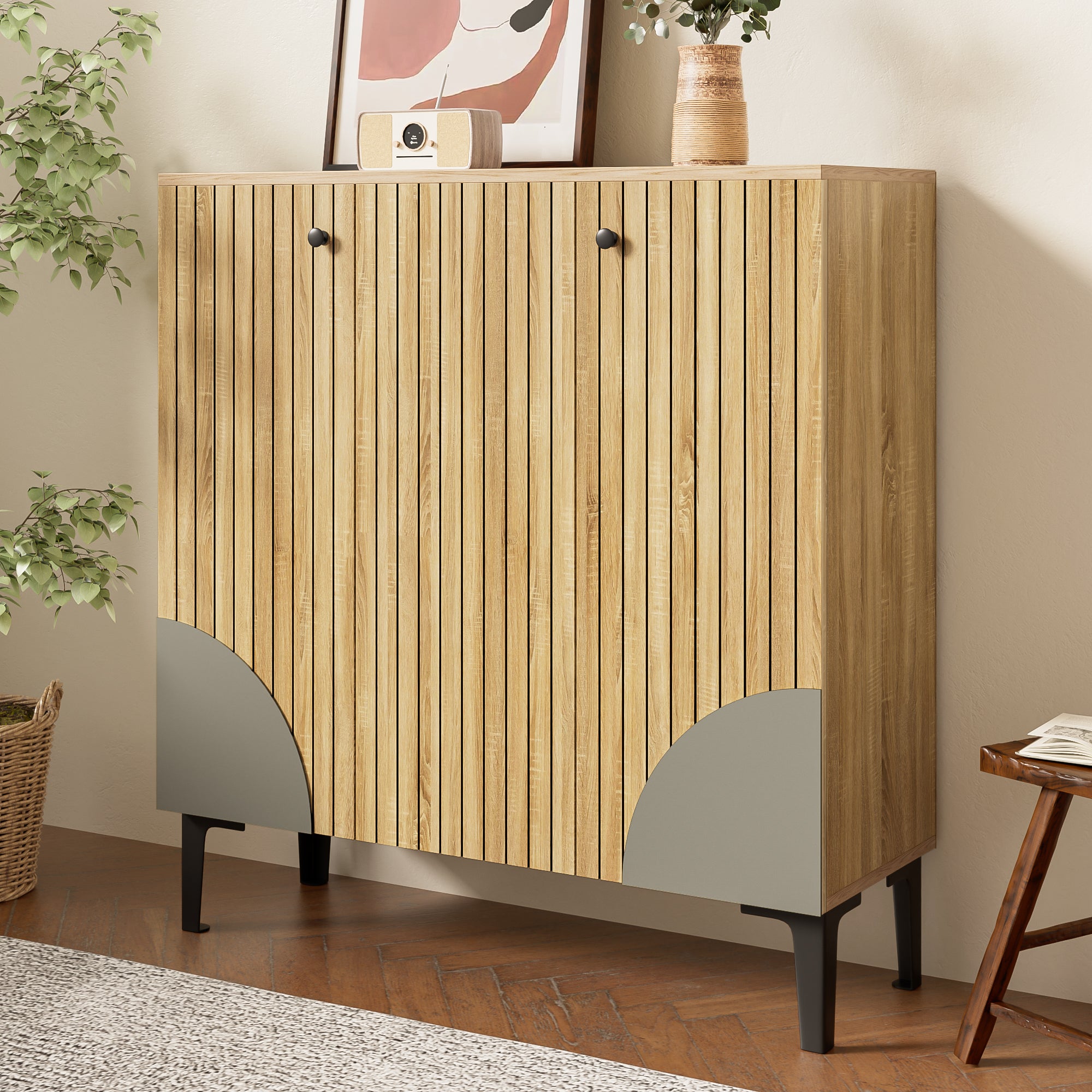 Nowoczesna szafa na buty 90x32x94 cm - z 3 frontami - Wielopoziomowe półki - wygląd drewna - Płyty wiórowe - Kolor naturalny