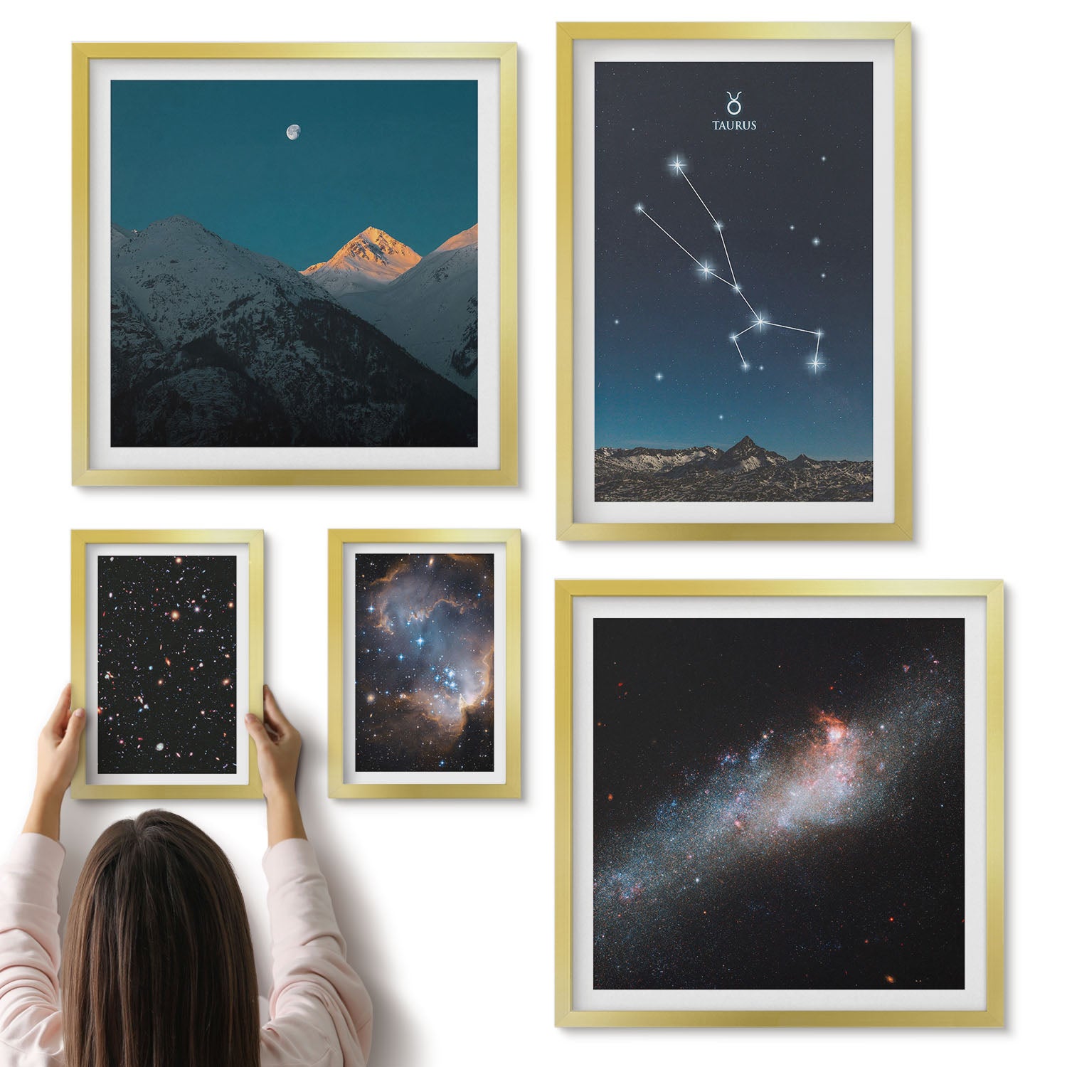 Galeria ścienna 5-częściowy komplet obrazów w złotych ramach - Kosmiczne pejzaże z gwiazdami i konstelacjami nocnego nieba - ArtPrintCave