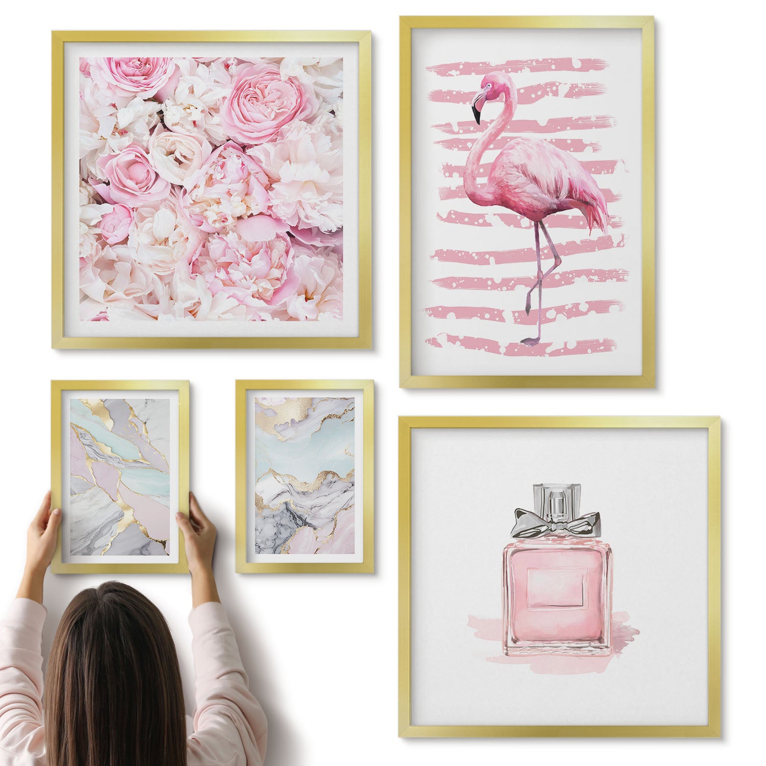 Galeria ścienna 5-częściowy komplet obrazów w złotych ramach - Stylowe akcenty w różowych odcieniach z kwiatami i flamingiem - ArtPrintCave