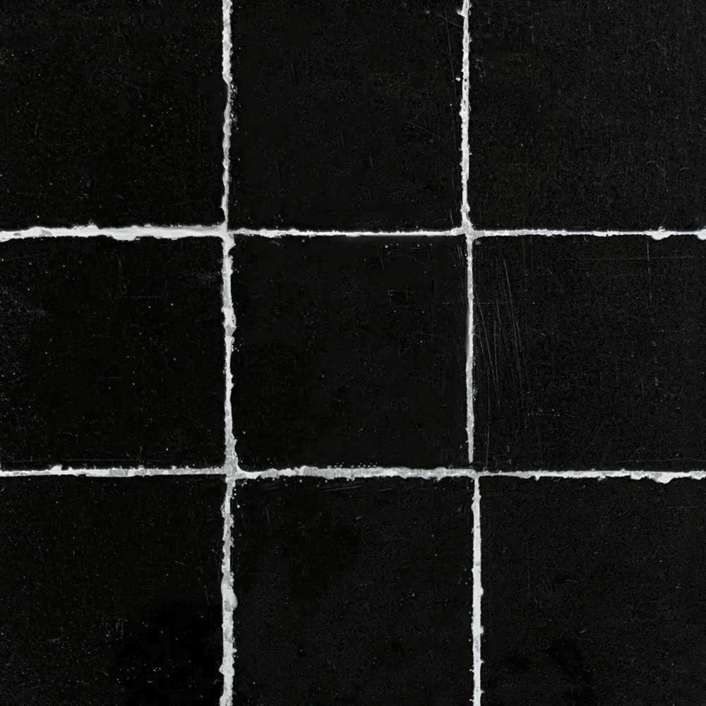 Zellige "Blackberry" – patchwork płytek Zellige w kolorze nere 10×10 cm – 100 szt., 1 m² – płytki ścienne do łazienek i kuchni.